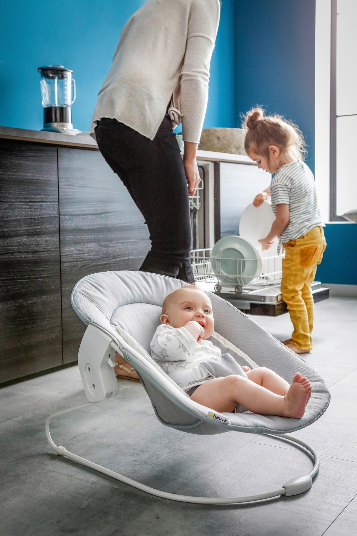 LEŻACZEK ALPHA BOUNCER STRETCH GREY - biały/szary, Konventionell, tkanina (66/49/45cm) - Hauck