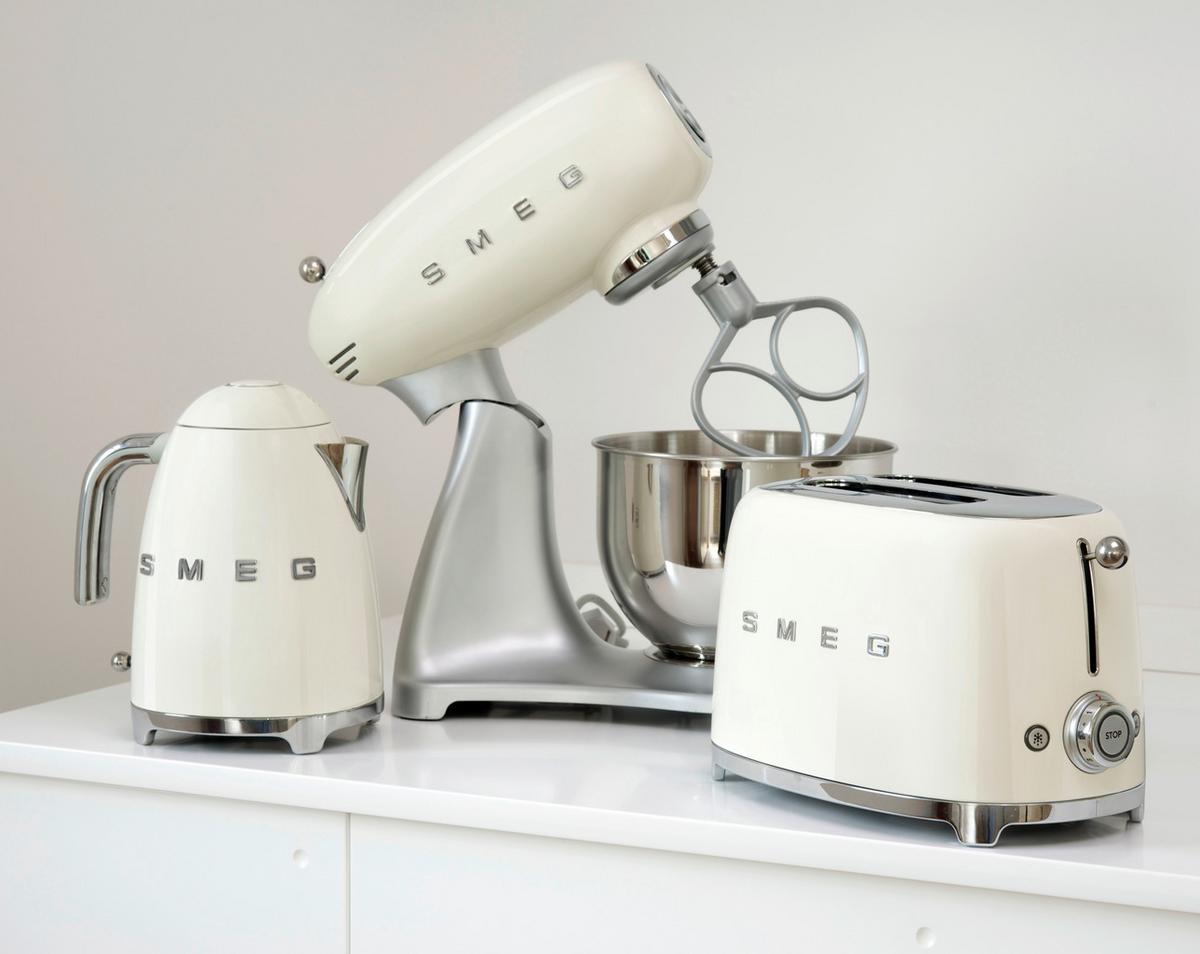 CZAJNIK ELEKTRYCZNY KLF03CREU/KLF01CREU SMEG - kremowy/kolor chromowy, Basics, tworzywo sztuczne/metal (22,3/24,8/17,1cm) - SMEG