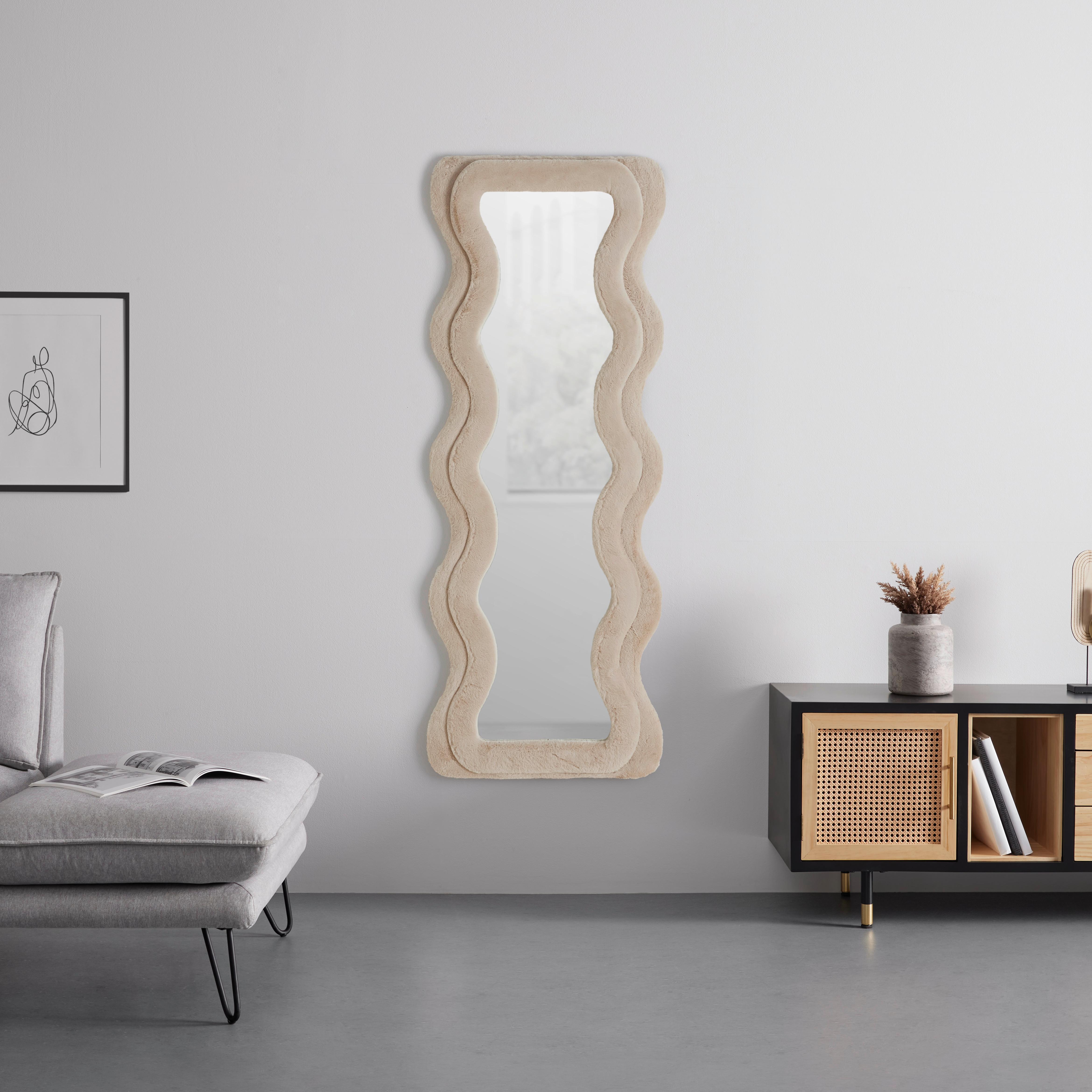 Wandspiegel Suki Rahmen Kunstfell Taupe - Taupe, ROMANTIK / LANDHAUS, Glas/Holzwerkstoff (60/160/4cm) - Premium Living