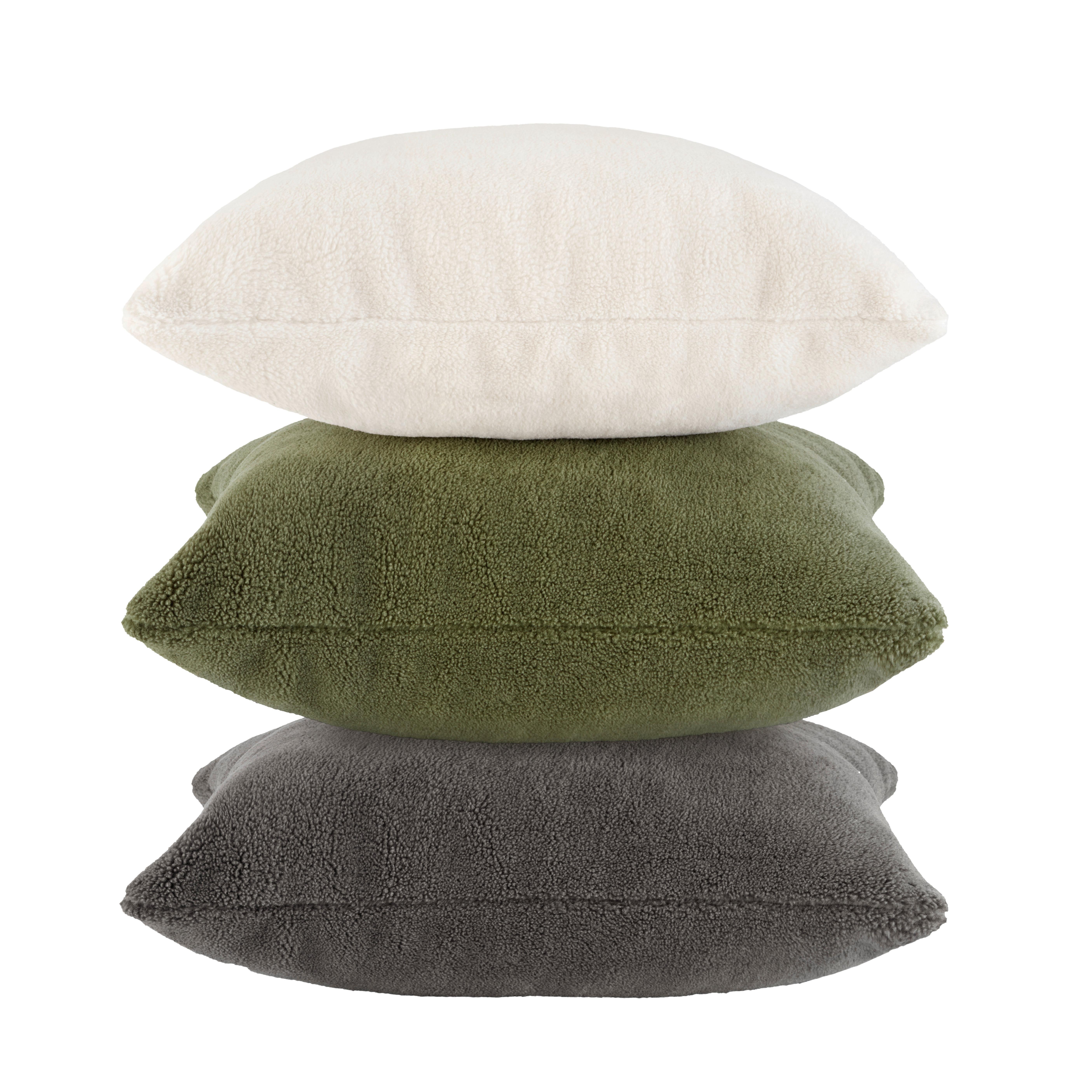 Pernă decorativă Fake sheep - verde, Modern, textil (45/45cm) - Modern Living