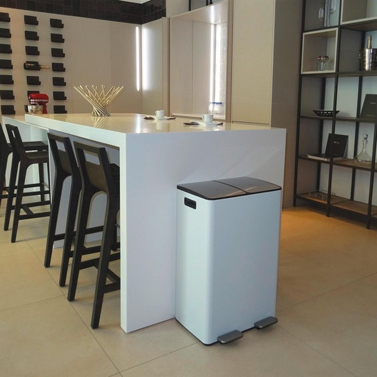Treteimer Aliya Matt-White - Weiss/Schwarz, Basics, Kunststoff/Metall (45/30/71cm) - Spirella