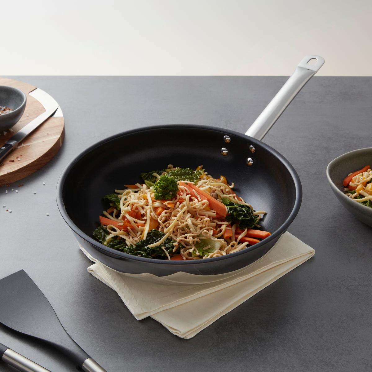 Wokpfanne Dhingra in Schwarz/Edelstahl - Edelstahlfarben/Schwarz, Konventionell, Metall (31/8cm) - Modern Living