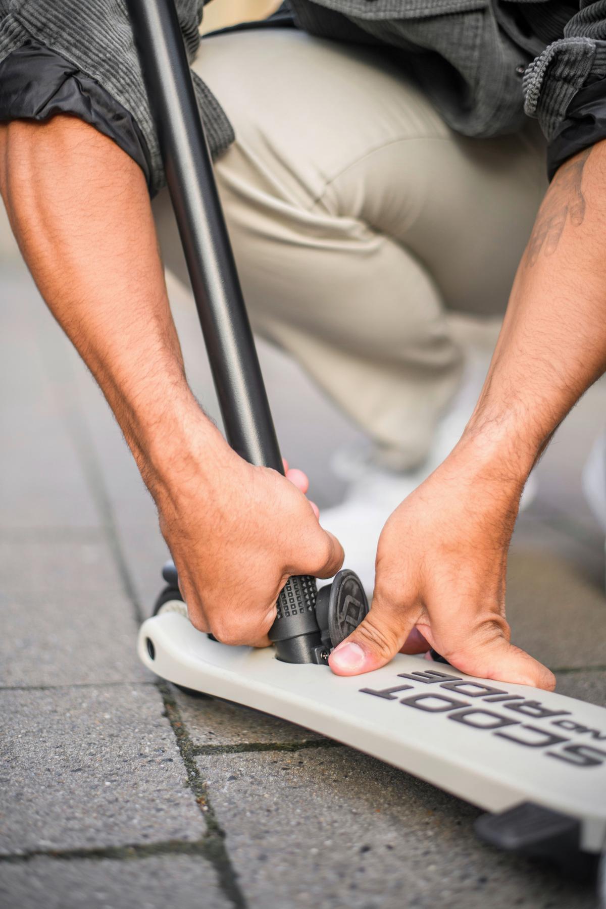 HULAJNOGA DLA DZIECI HIGHWAYKICK 1 PUSH&GO - jasnoszary, Trend, tworzywo sztuczne (3,1kg) - Scoot and Ride