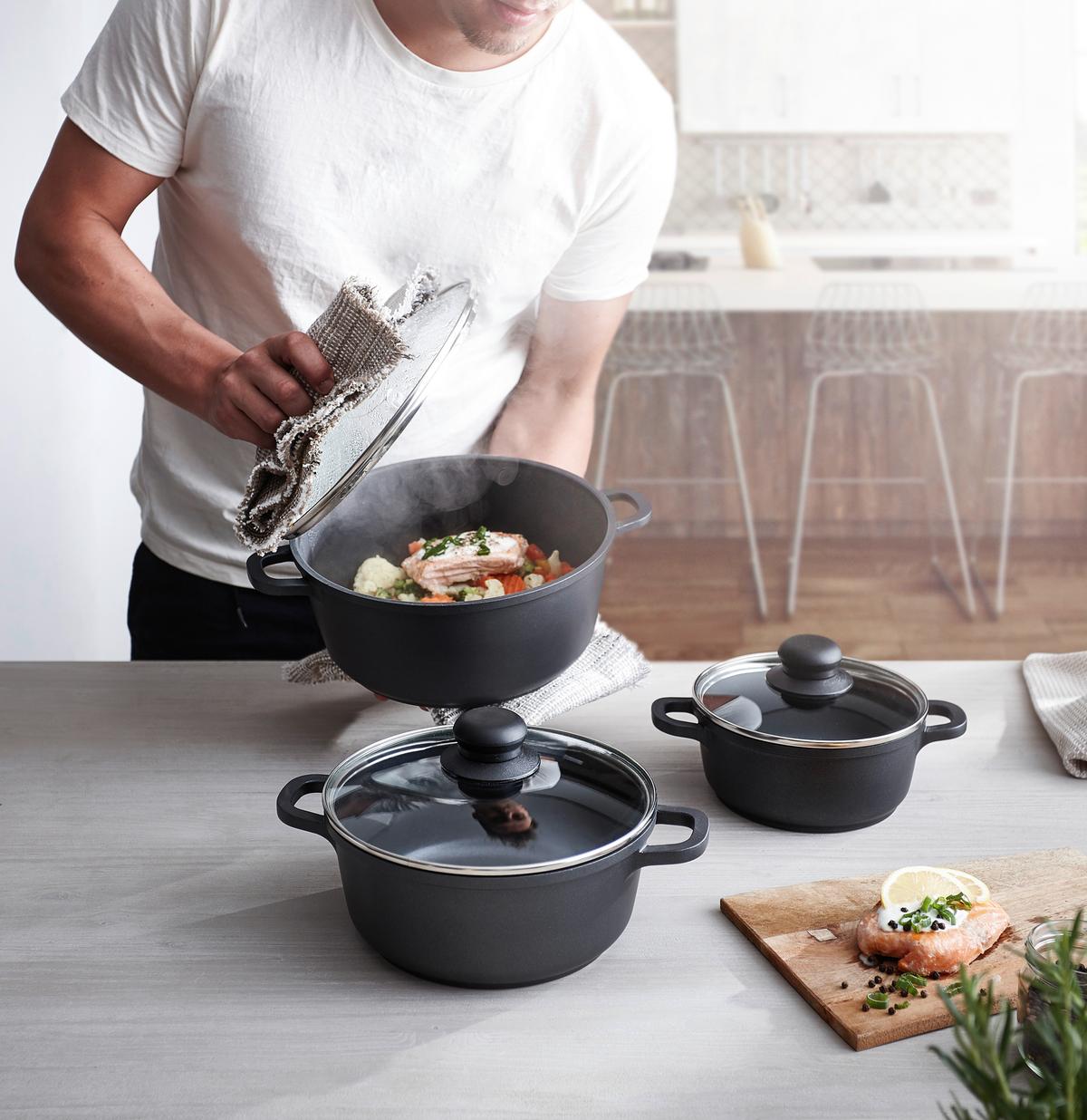 ZESTAW GARNKÓW TURIN - kolor stalowy/przejrzysty, Konventionell, tworzywo sztuczne/metal - Homeware Profession.