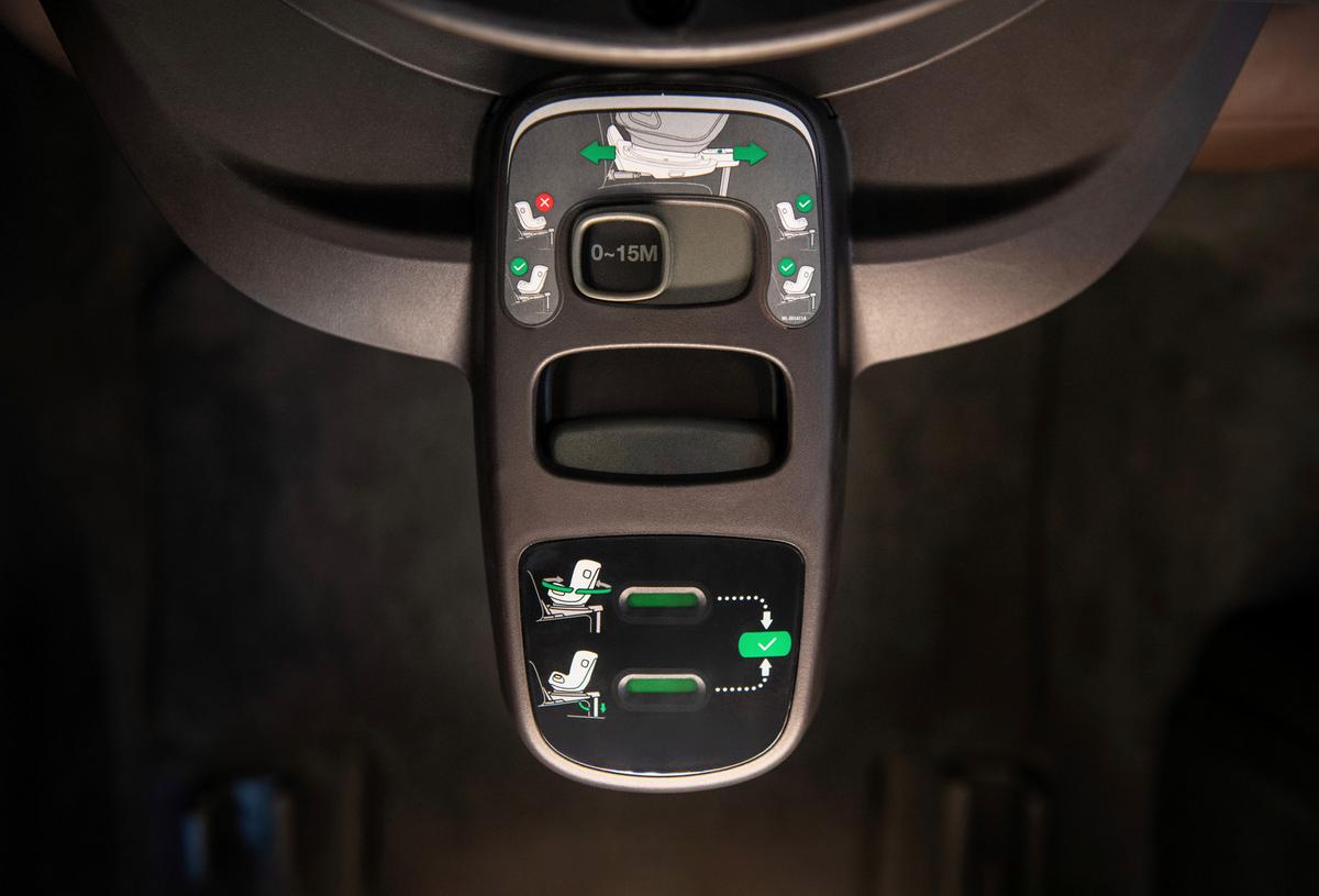 BAZA ISOFIX BASE CURV - czarny, Basics, tworzywo sztuczne - Nuna