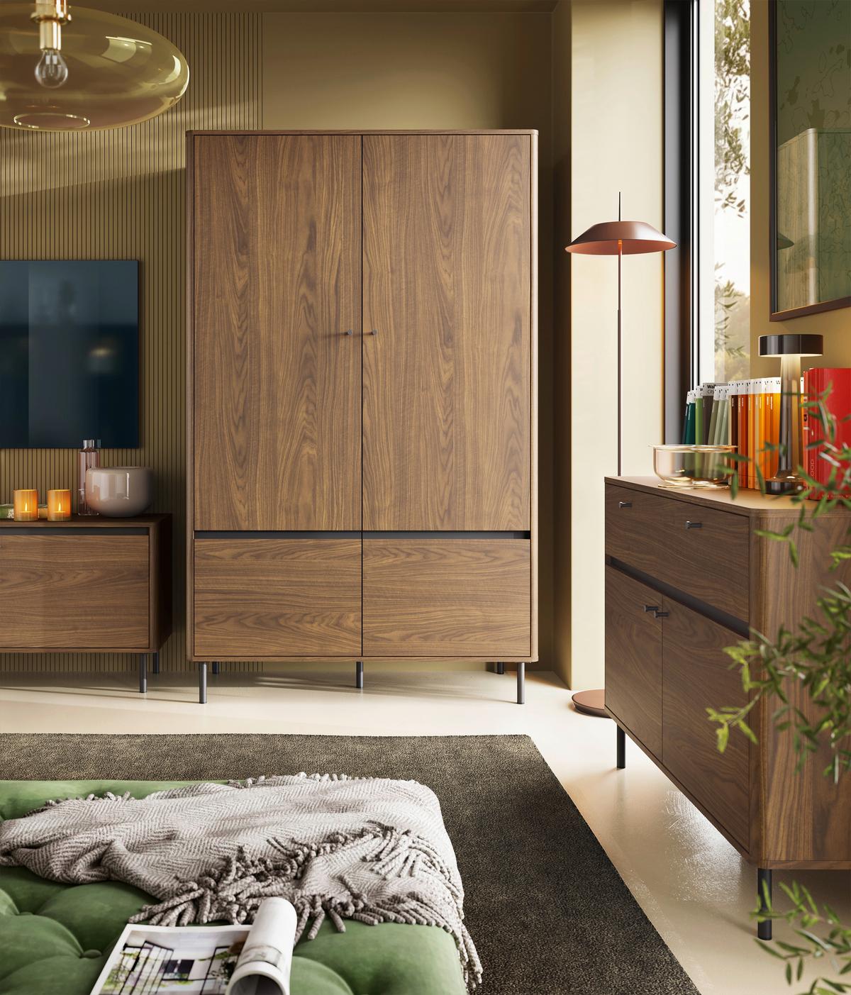Dulap Revillo - culoare lemn de nuc/negru, Basics, material pe bază de lemn (120/195/55cm) - Modern Living