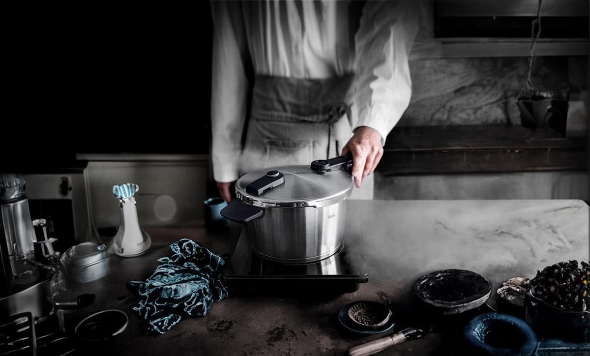 SZYBKOWAR 602-410-06-070/0 FISSLER - kolor srebrny/kolor stalowy, Basics, metal (22/220cm) - Fissler