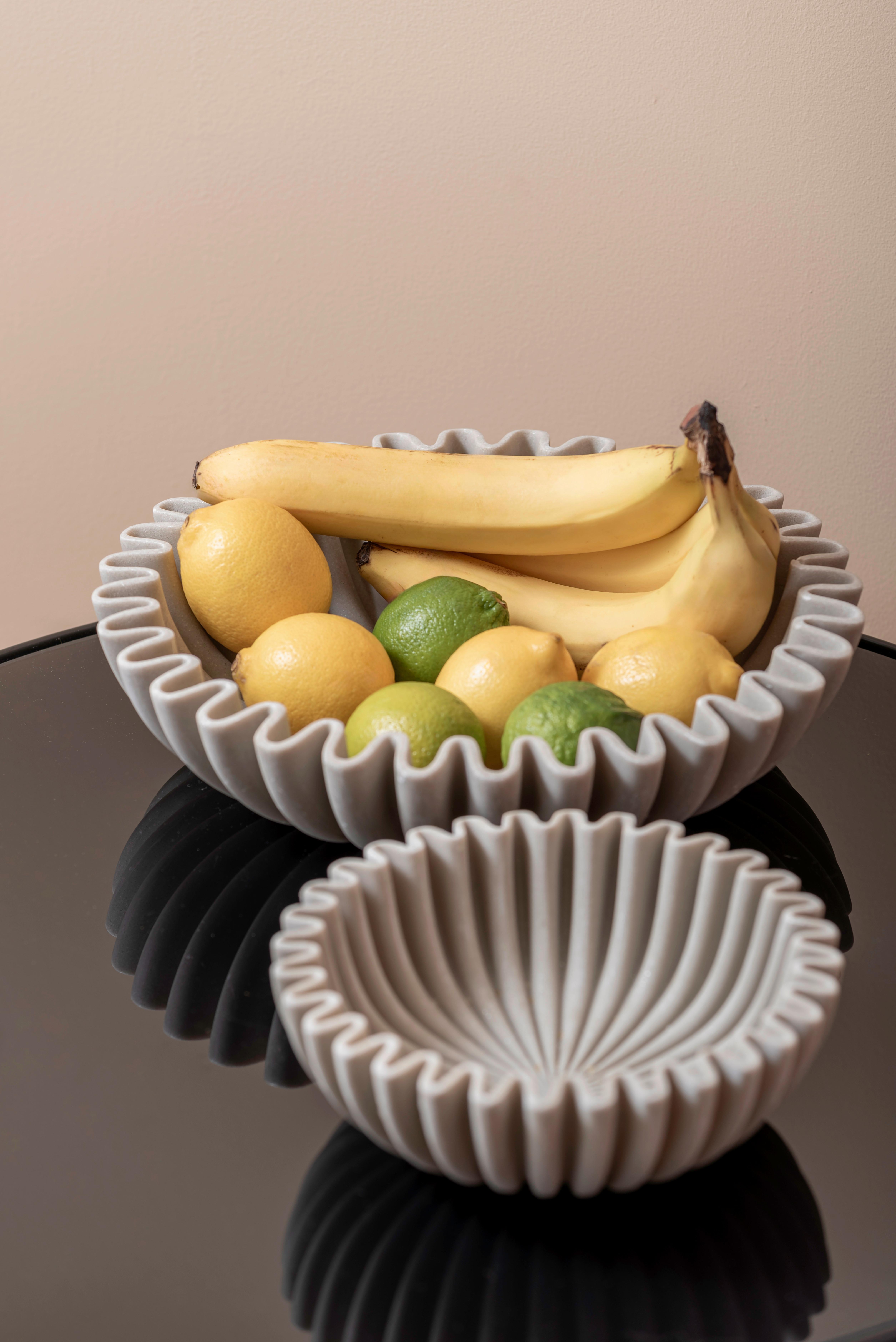 PATERA DEKORACYJNA WAVE LARGEQ - jasnoszary, Basics, tworzywo sztuczne (30/7cm) - Present Time