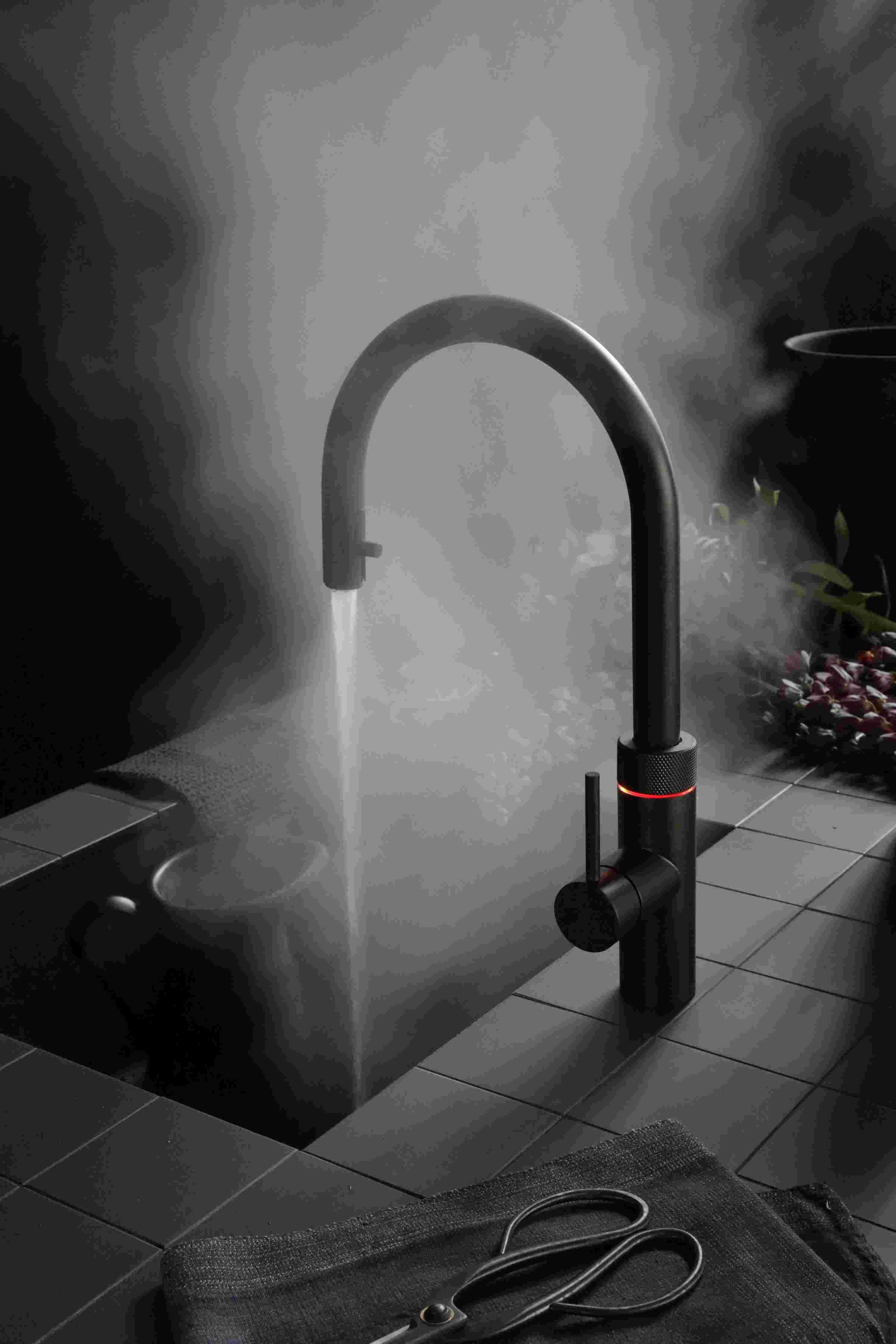 Küchenarmatur FXRBLK Schwarz - Schwarz, MODERN (41,1cm) - Quooker