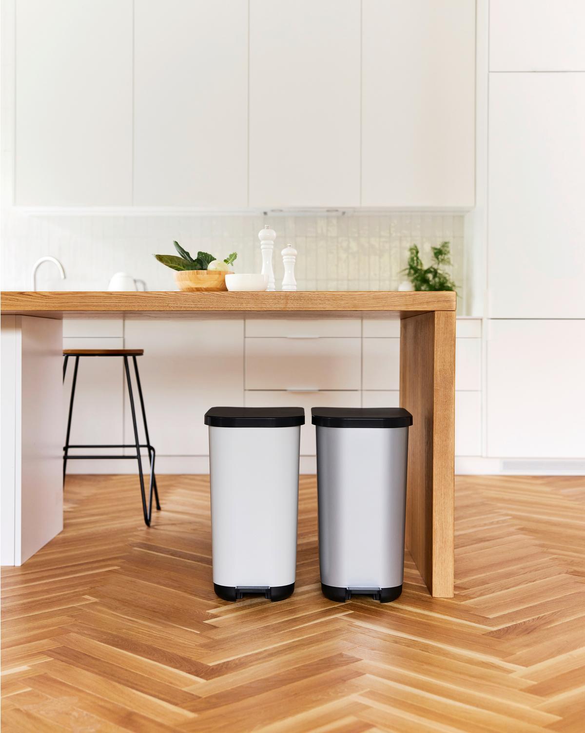 KOSZ NA ŚMIECI Z PEDAŁEM 1061011156R   - czarny/biały, Konventionell, tworzywo sztuczne (40/28,5/51,3cm) - Rotho