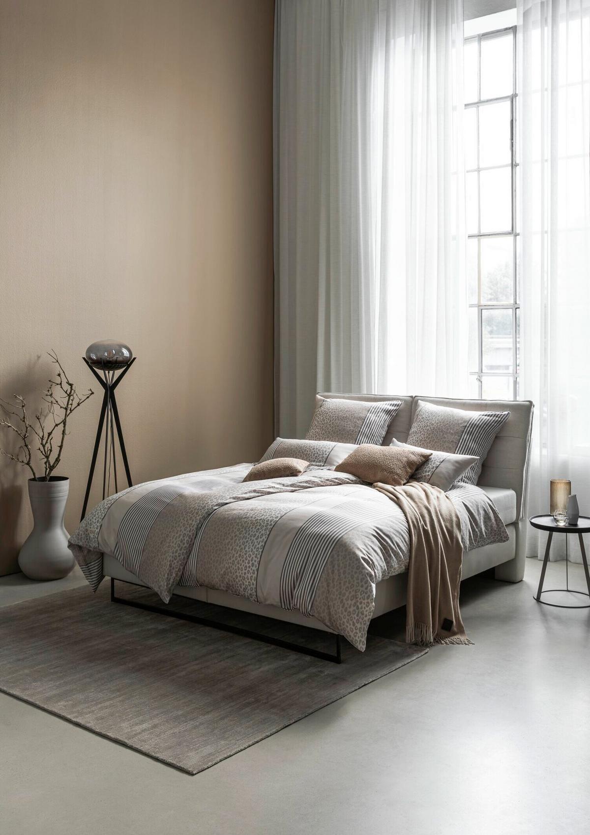 POSZWA NA PODUSZKĘ JOOP! LEO - kremowy, Design, tkanina (80/40cm) - Joop!