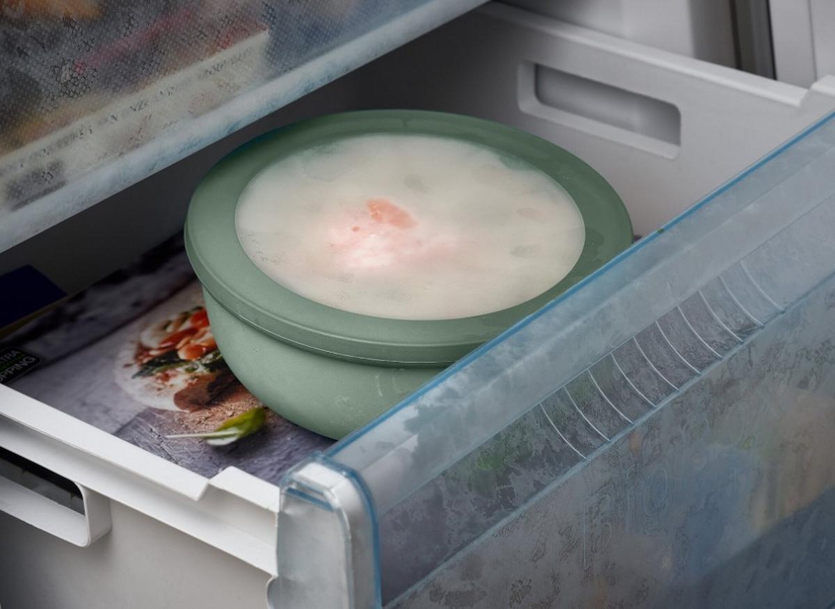 POJEMNIK KUCHENNY 106216041100 - przejrzysty/czarny, Konventionell, tworzywo sztuczne (2,25l) - Mepal