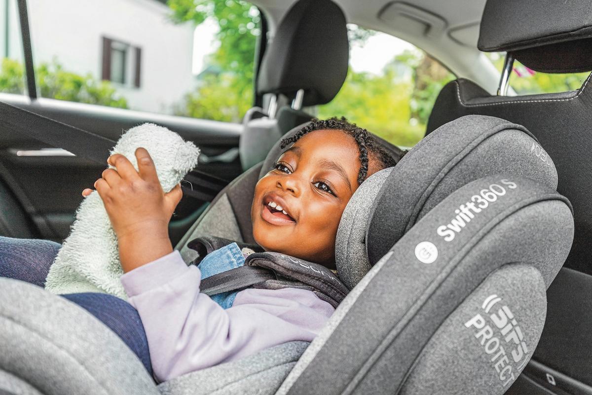 FOTELIK SAMOCHODOWY OBROTOWY SWIFT360S - czarny, Basics, tworzywo sztuczne/tkanina (44/60/50cm) - Osann