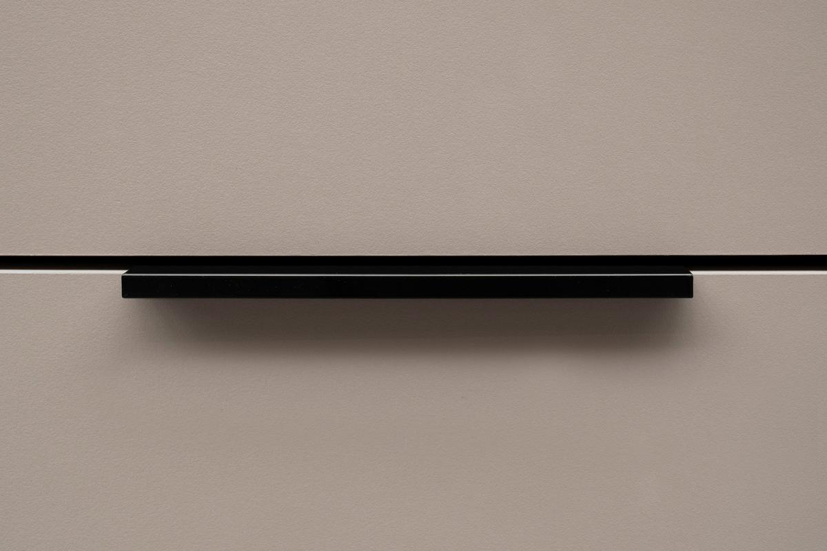 KOMODA ARONA - czarny/kolor piaskowy, Konventionell, materiał drewnopochodny/tworzywo sztuczne (135/90/38cm) - Livetastic