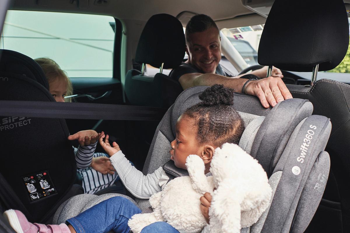 FOTELIK SAMOCHODOWY OBROTOWY SWIFT360S - czarny, Basics, tworzywo sztuczne/tkanina (44/60/50cm) - Osann