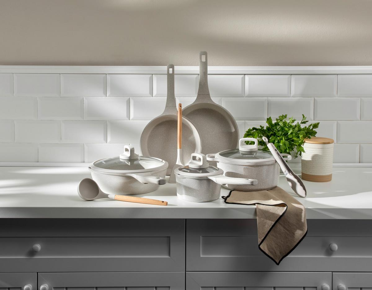 ZESTAW GARNKÓW SAHARA - beżowy/przejrzysty, Basics, tworzywo sztuczne/metal - Homeware Profession.