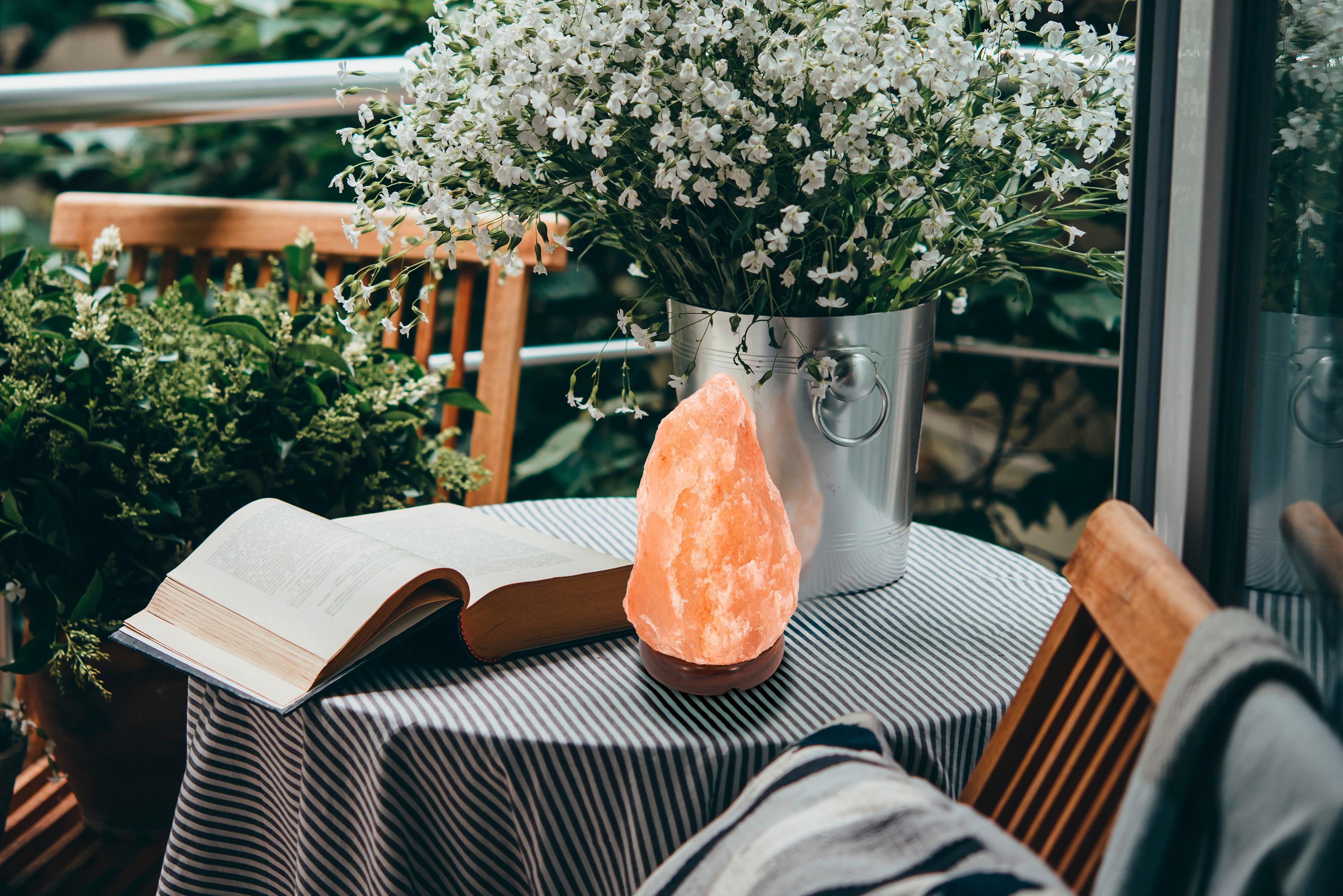Veioză Stone - maro închis/culoare natur, materiale naturale/lemn (12/19cm)