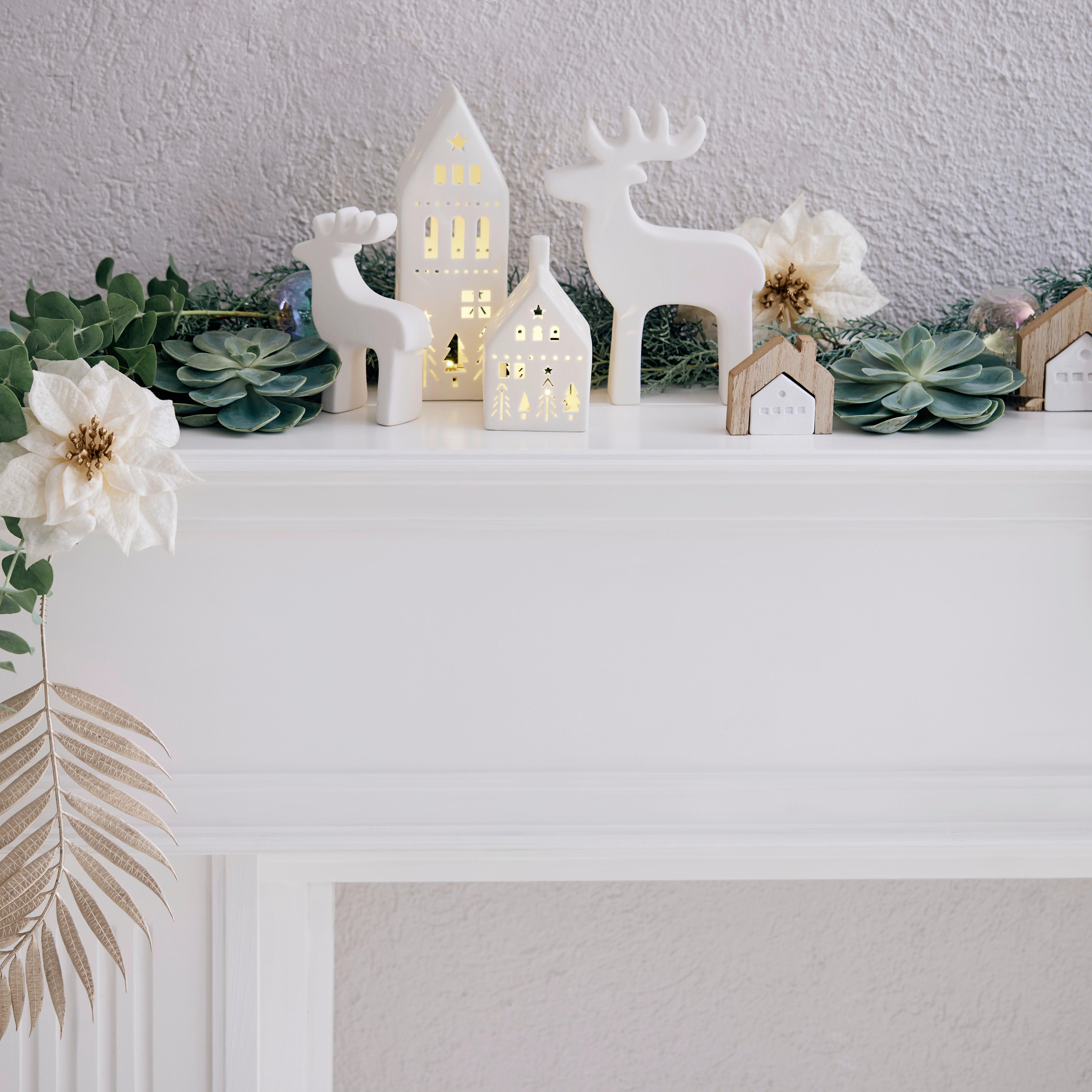 DEKOHAUS EMIL - Weiss/Braun, Konventionell, Holz (9.5/9/2cm) - Modern Living