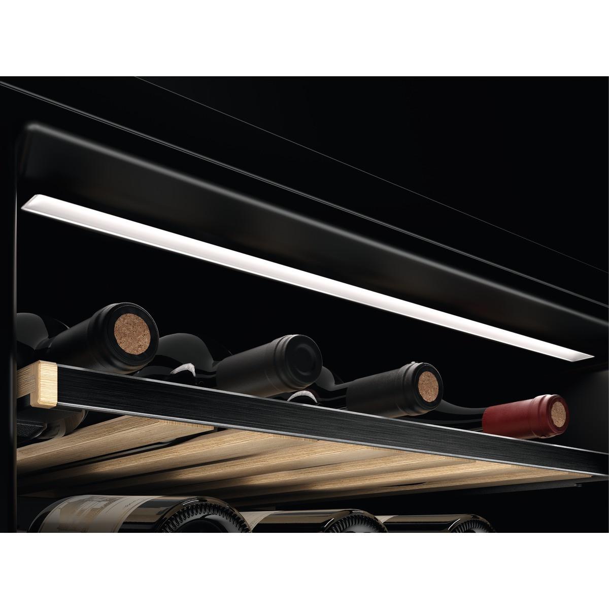 Weinkühlschrank NSW8D826GT Schwarz - Schwarz, Glas/Metall (59,5/81,8/57,7cm) - AEG