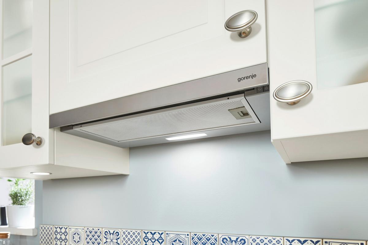 Einbauküche Sylt Alpinweiss ohne Geräte, ohne Zubehör - Edelstahlfarben/Eichefarben, ROMANTIK / LANDHAUS, Metall (235/235cm) - Nobilia
