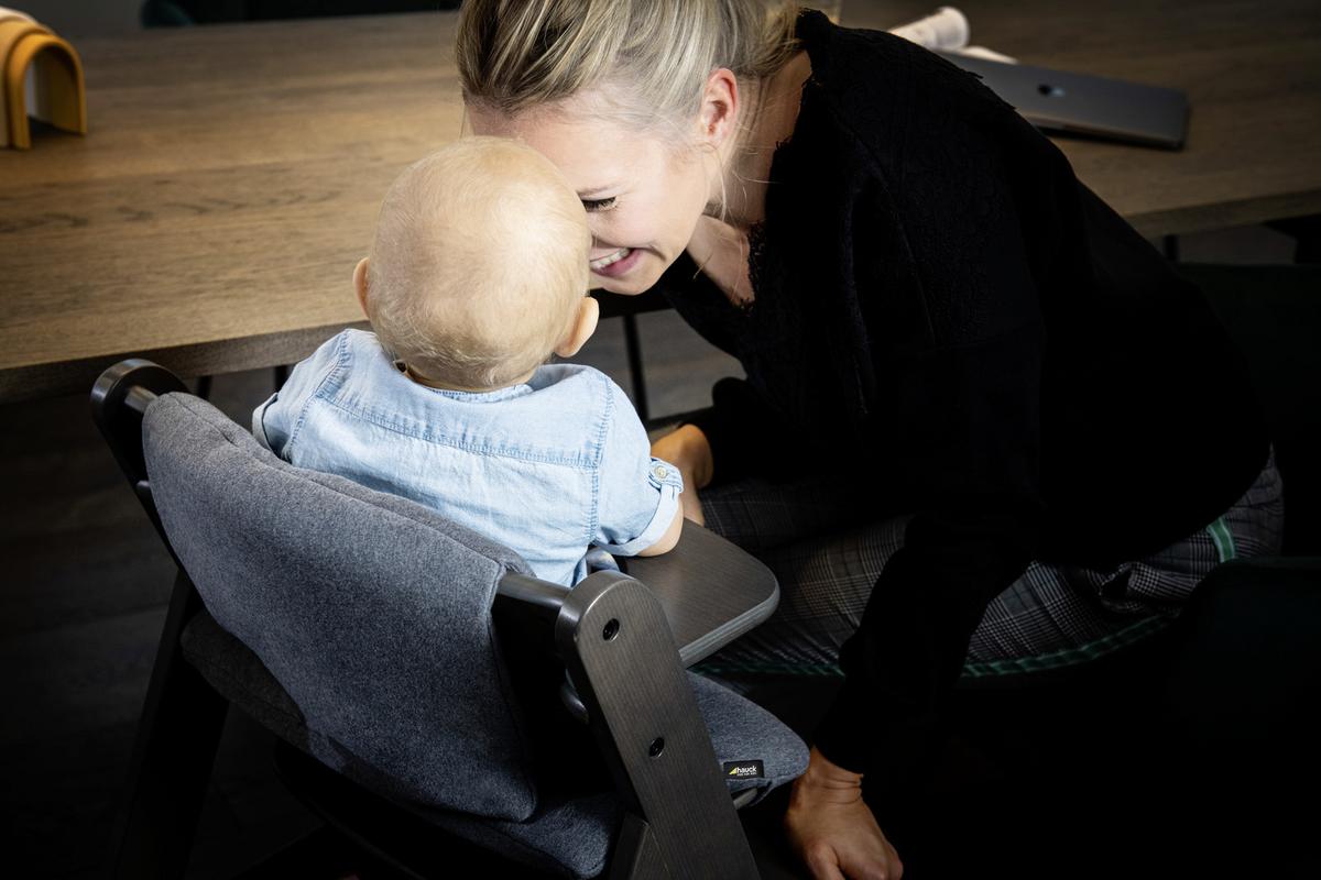 WKŁADKA DO WYSOKIEGO KRZESŁA 667033 - szary, Basics, tkanina (44/24cm) - Hauck