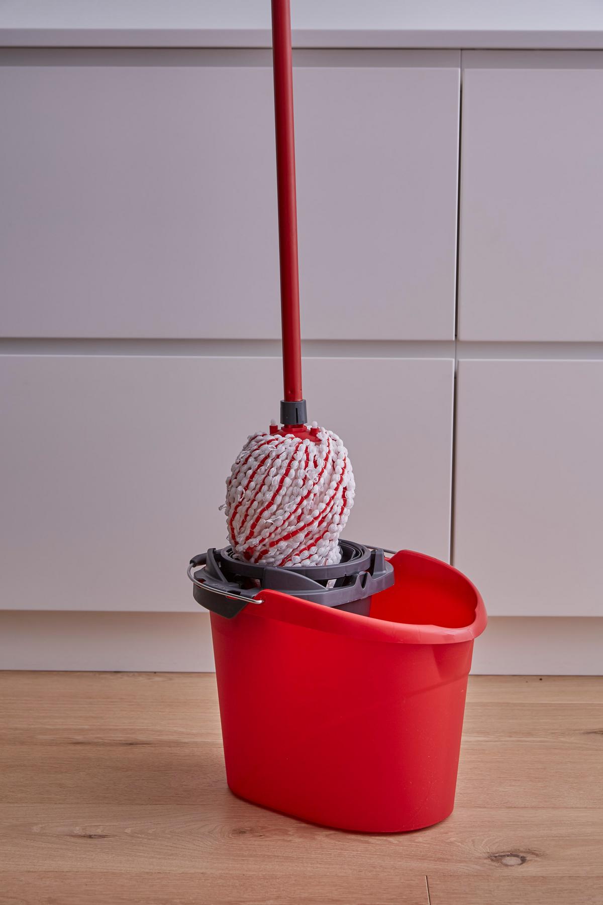 Nyeles Gyorsfelmosó Vileda Supermocio Microfibre - piros, műanyag/textil - Vileda