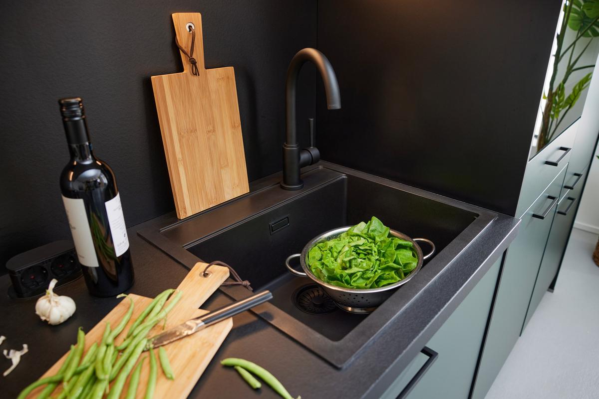 Beépíthető Konyha Clean - fekete/sötétzöld, Modern, faalapú anyag/fém (305cm) - Express-Kuechen