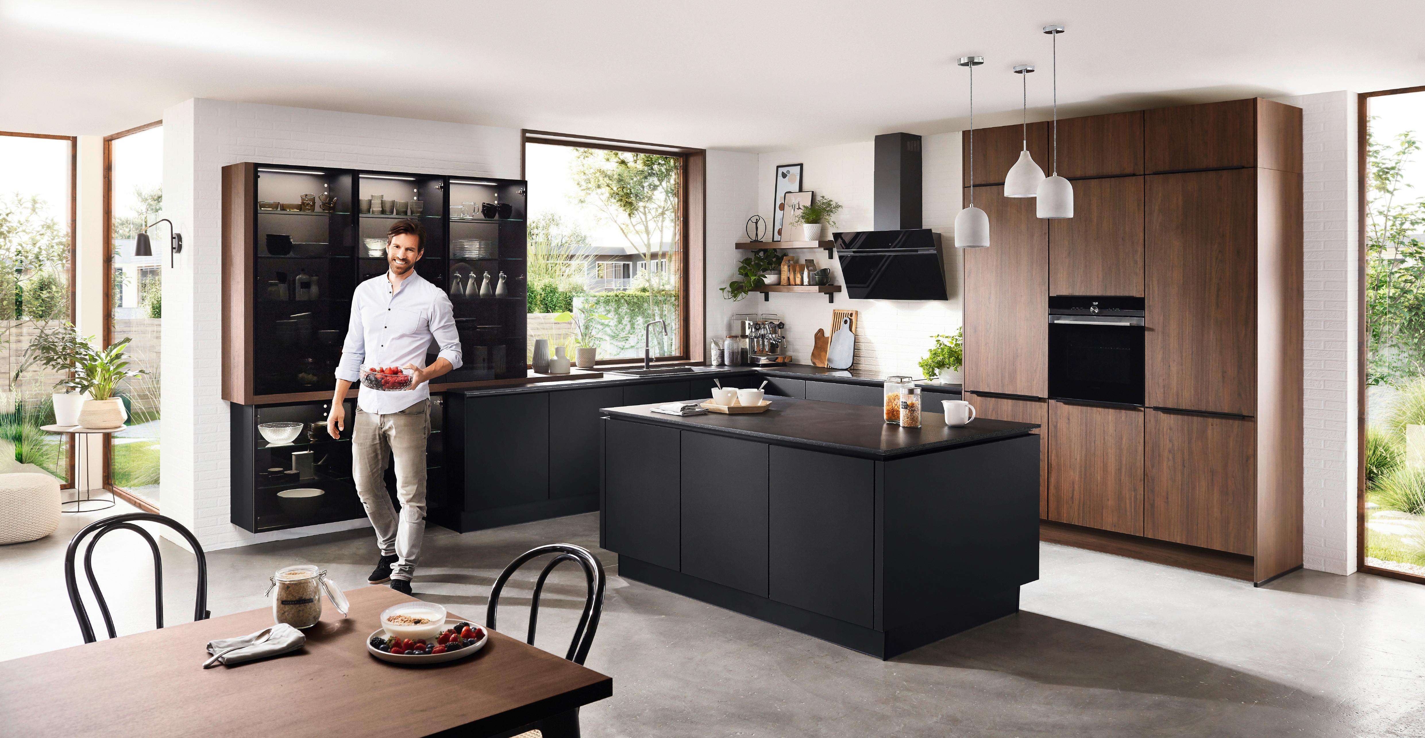Kuhinja Easytouch - boje oraha/crna, Modern, drvni materijal - Nobilia