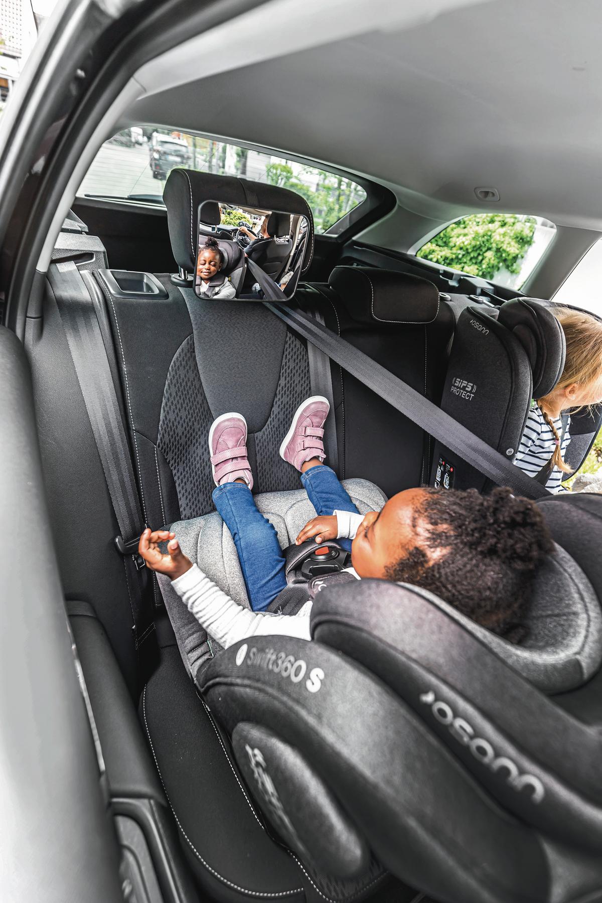 FOTELIK SAMOCHODOWY OBROTOWY SWIFT360S - czarny, Basics, tworzywo sztuczne/tkanina (44/60/50cm) - Osann