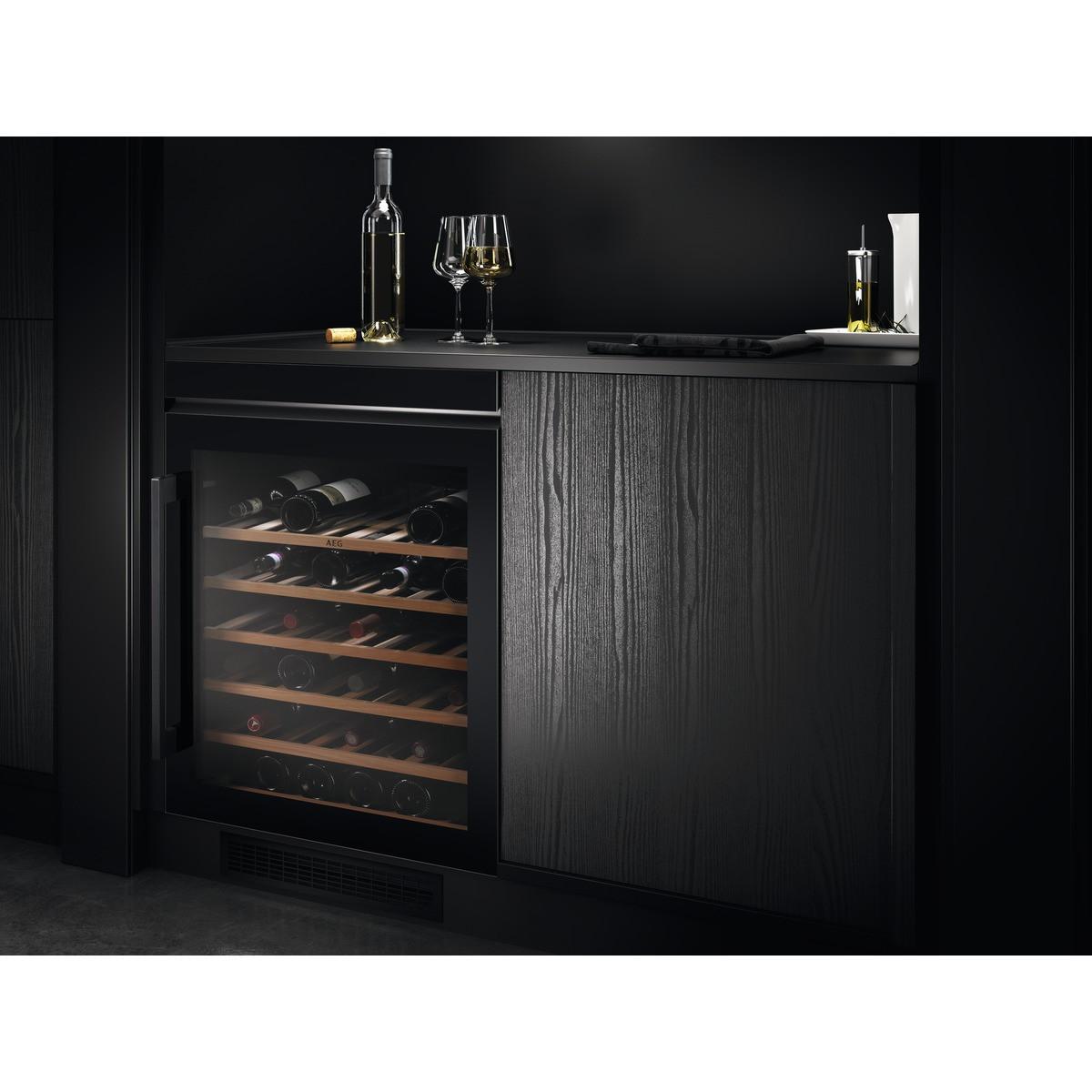 Weinkühlschrank AWS4052B5B Schwarz - Schwarz, Glas/Holz (59,5/82/56,5cm) - AEG