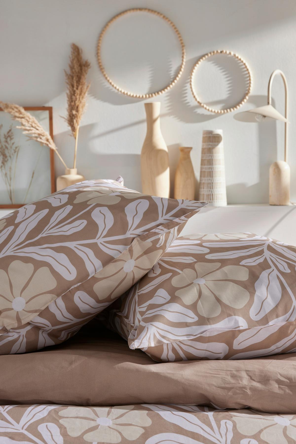 Lenjerie de pat DELICATE cca. 200x220/2x50x70 cm - crem, Modern, textil (200/220cm)