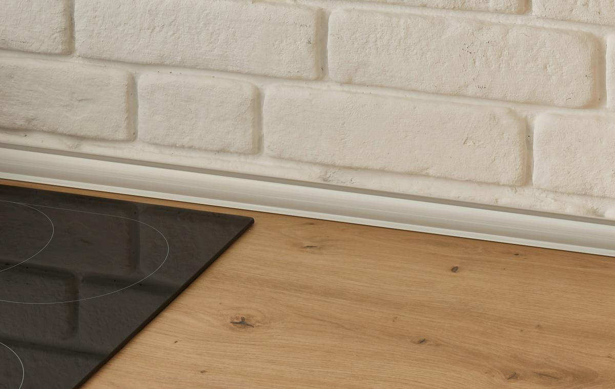 Eckküche Marleen m. Geräten Eiche/Weiß Hochgl ca.220x170cm - Weiß Hochglanz/Alufarben, LIFESTYLE, Holzwerkstoff/Kunststoff (220/170cm) - Respekta