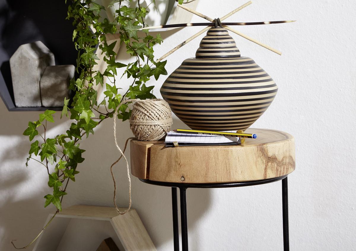 Mizica Akola - črna/barve akacije, Design, kovina/les (28/28/45cm) - MID.YOU