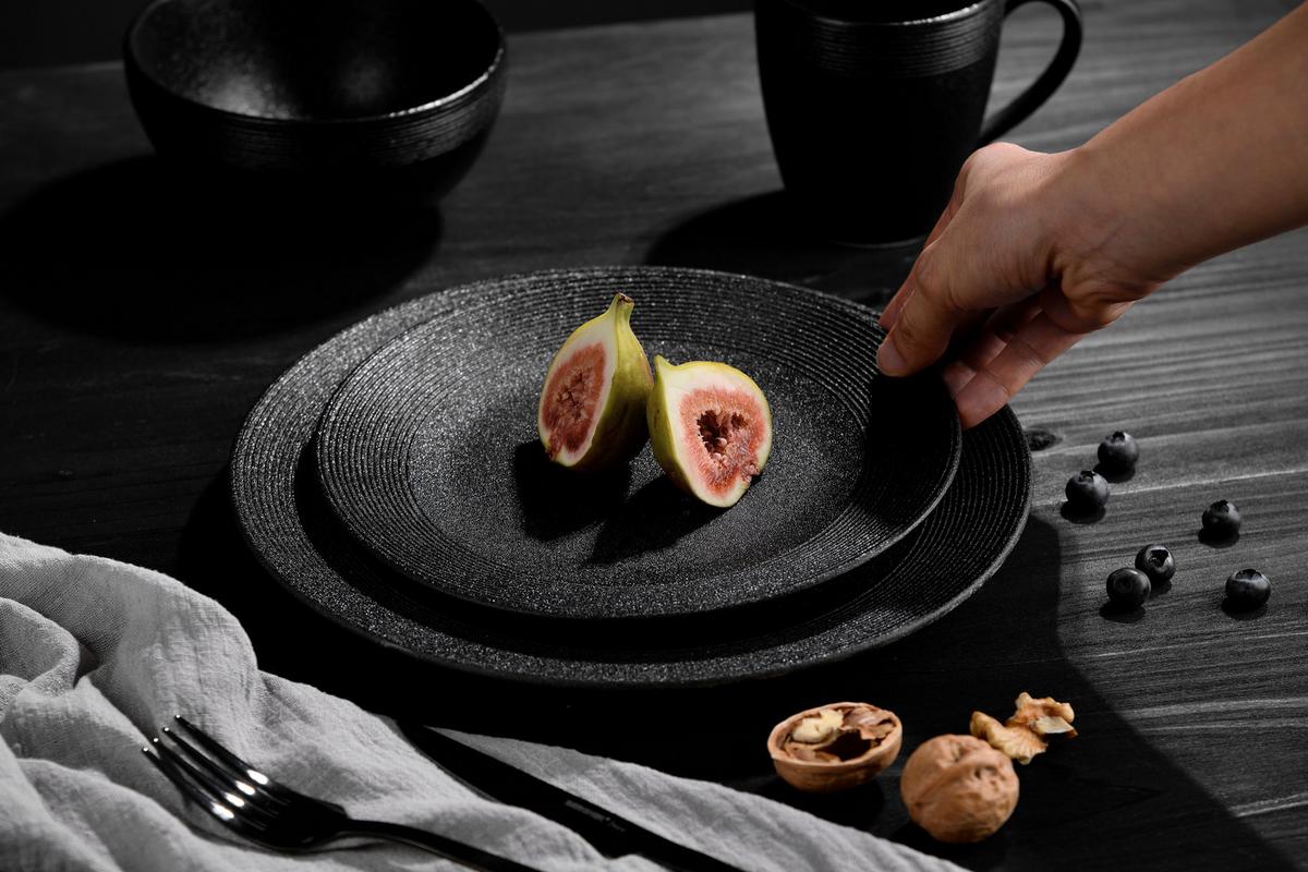 SERWIS OBIADOWO-ŚNIADANIOWY GROOVER - czarny, Lifestyle, ceramika (36.5/33.5/33.5cm) - Novel