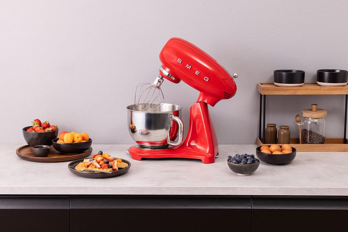 ROBOT KUCHENNY SMF05RDEU SMEG - czerwony, Basics, metal (40,2/37,8/22,1cm) - SMEG