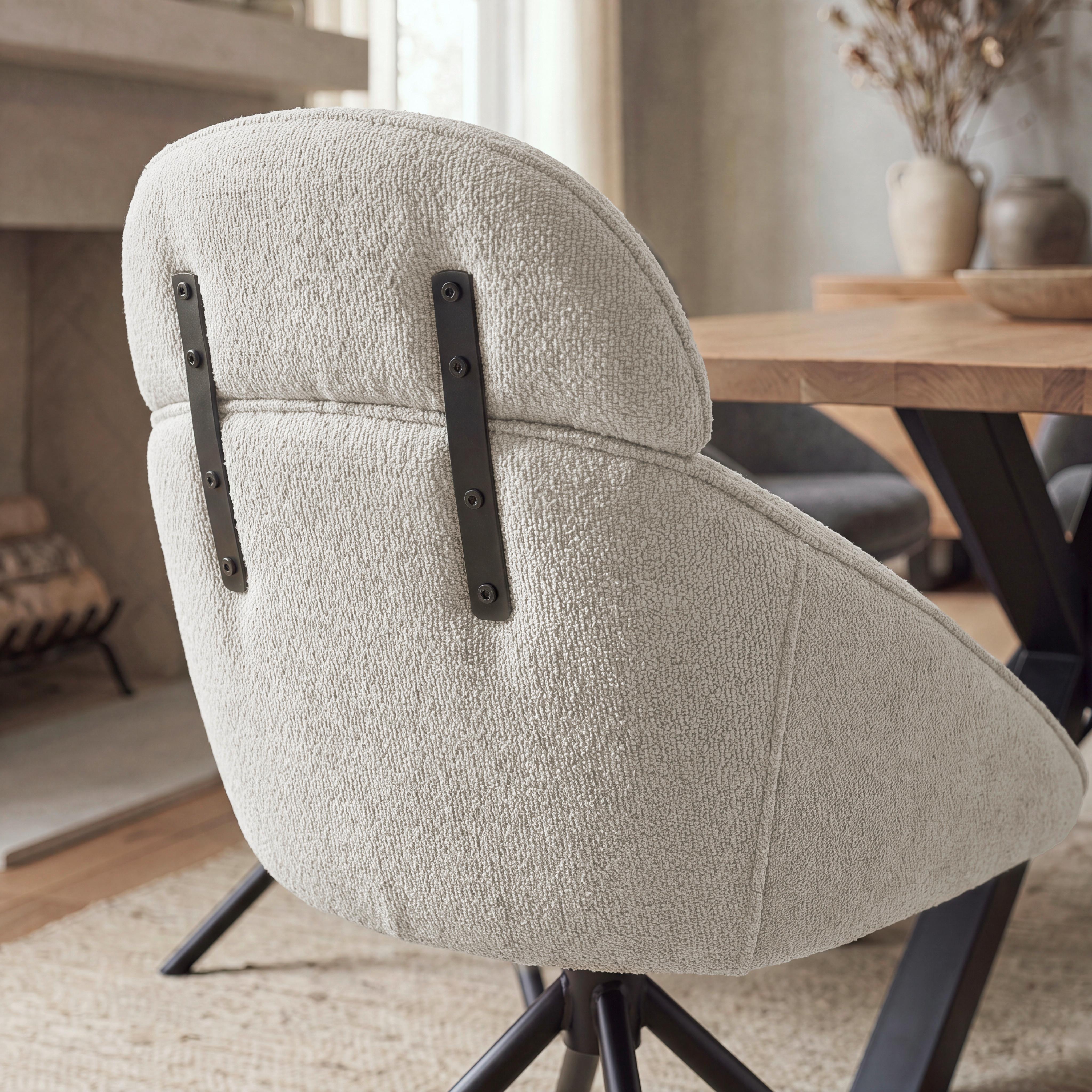 STOL MED ARMSTÖD MAIRA - ljusgrå/svart, Modern, metall/textil (59,5/93/66cm) - Bessagi Home