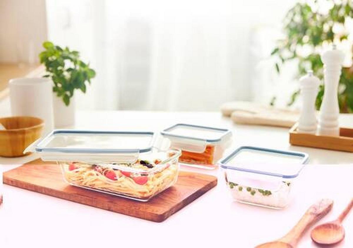 POJEMNIK NA ŻYWNOŚĆ 1051206161 - niebieski/przezroczysty, Basics, tworzywo sztuczne/szkło (16/12/22,8cm) - Rotho