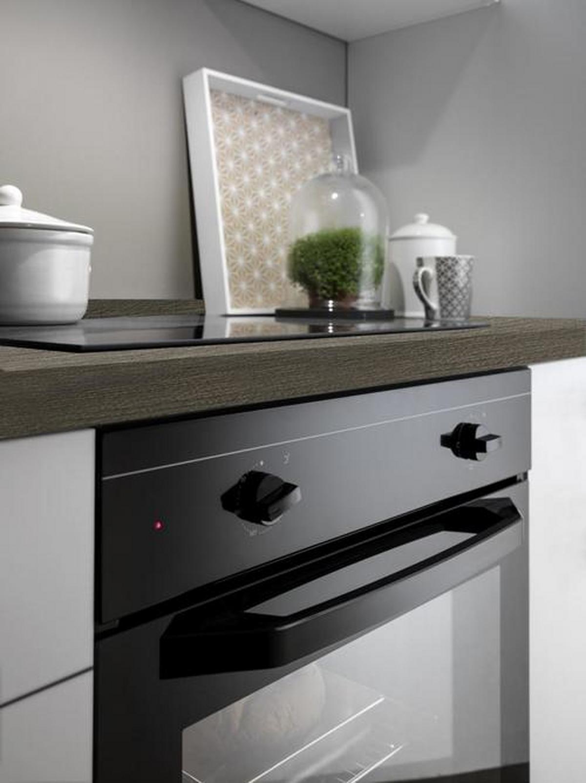 Küchenblock Belluna m. Geräten Weiß - Eiche dunkel/Alufarben, Basics, Holzwerkstoff/Kunststoff (255cm) - MID.YOU