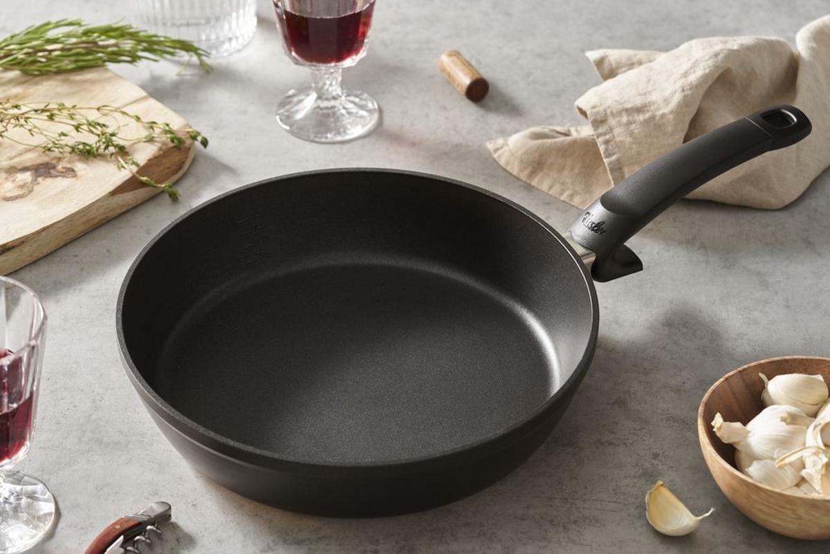 PATELNIA DO SMAŻENIA 159-121-28-100/0 FISSLER - czarny, Basics, metal (28cm) - Fissler