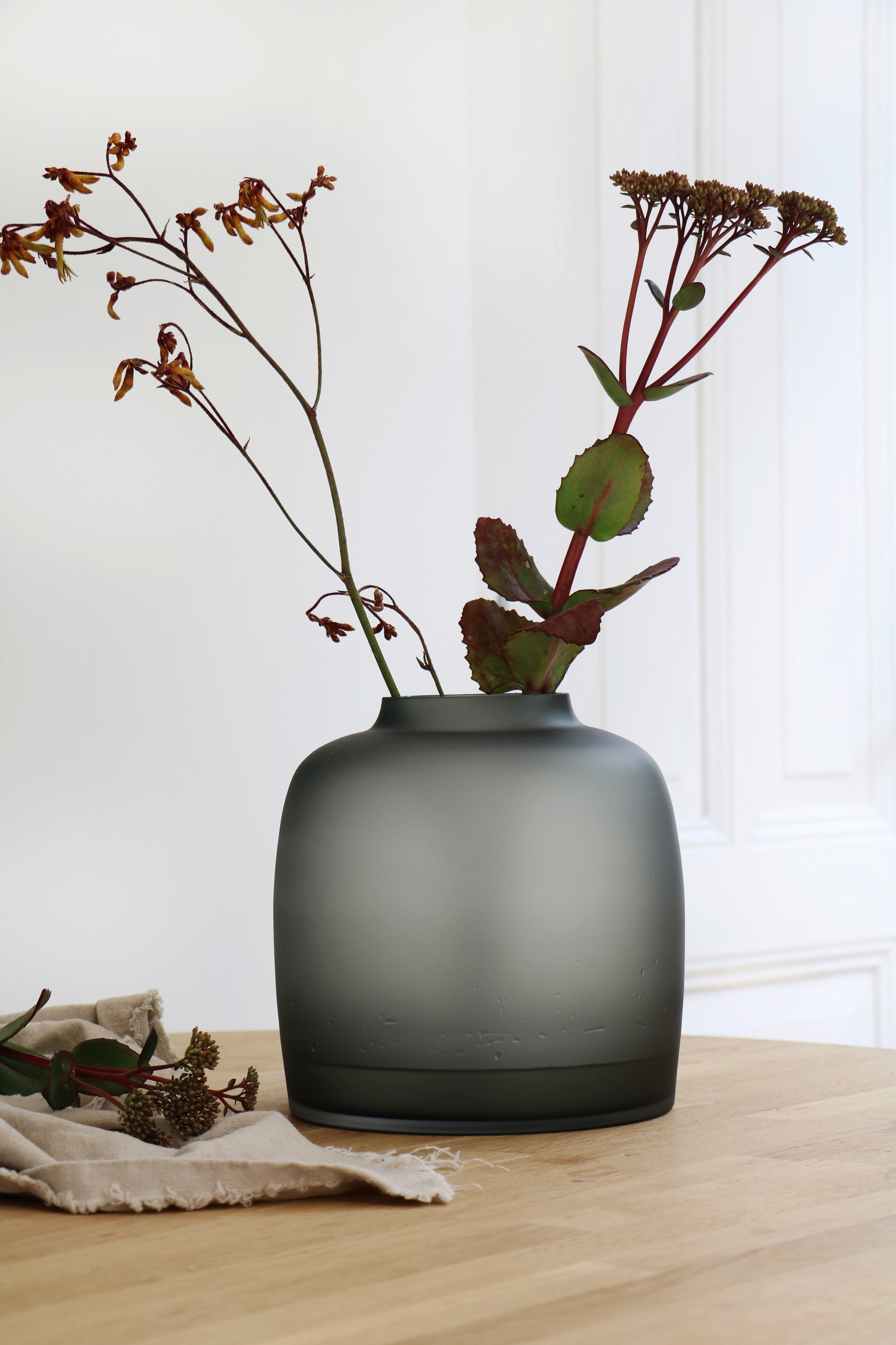 Vase Bartica in Grau - Grau, MODERN, Glas (21/19cm) - Vase the World