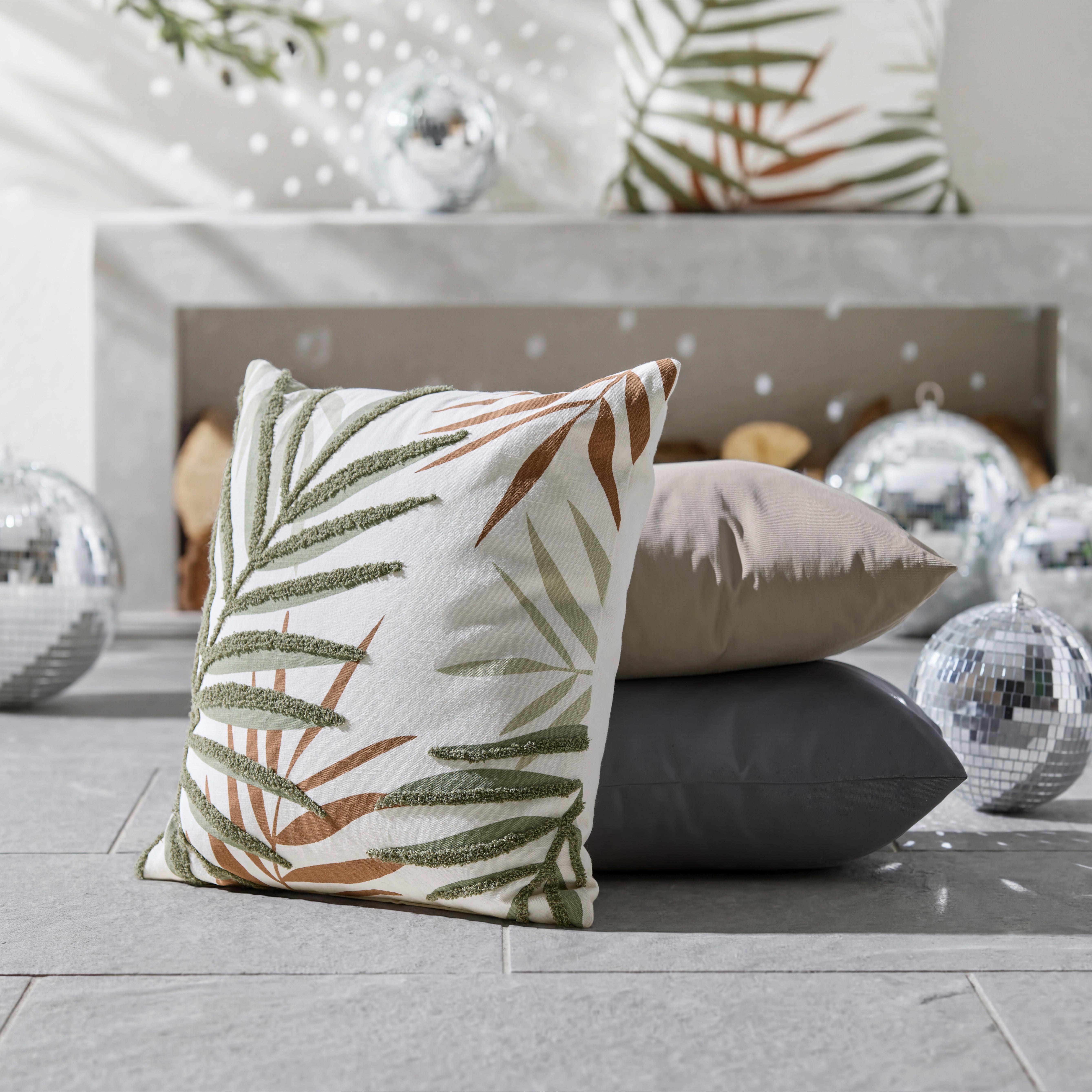 UTOMHUSKUDDE AMORE - grå, textil (45/45cm) - Mömax