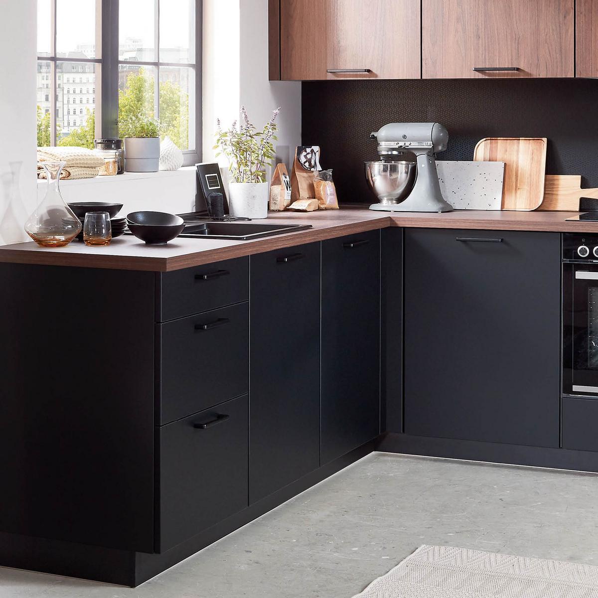 Bucătărie la comandă Touch/Riva - culoare lemn de nuc/negru, Modern, material pe bază de lemn - Nobilia