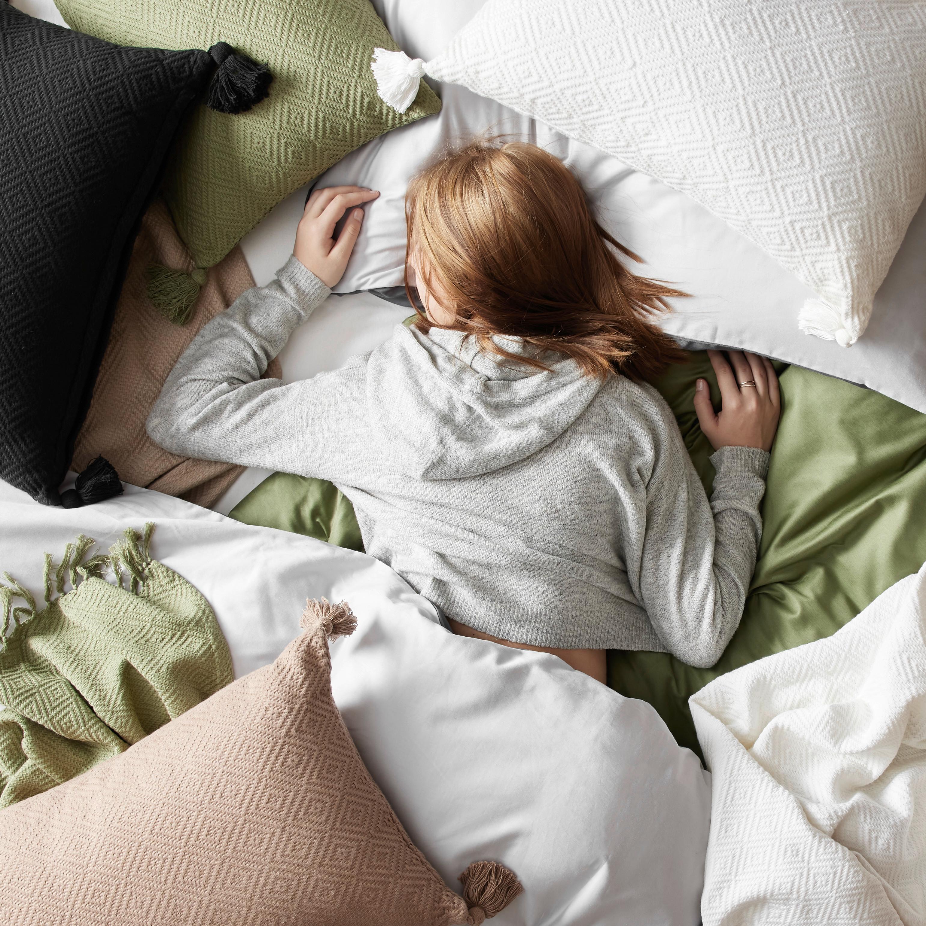 Díszpárna Frieda Kb. 40/60cm - olívazöld, Modern, textil (40/60cm) - Modern Living