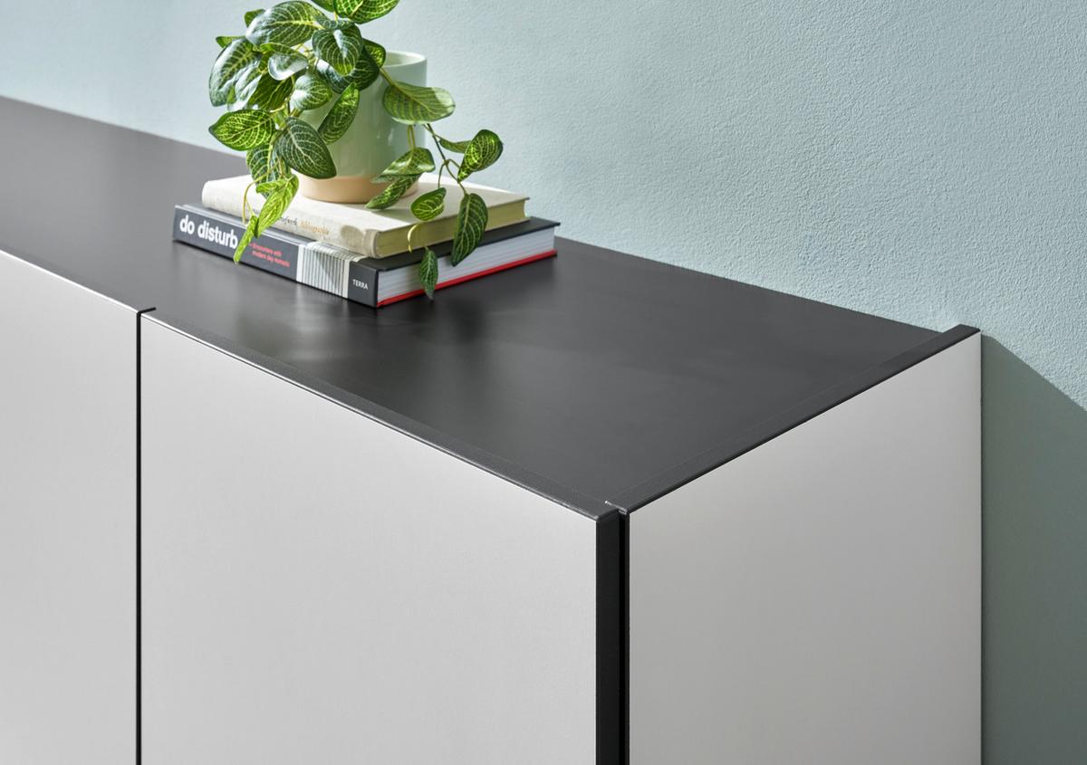 KOMODA WYSOKA VEGA - czarny/biały, Design, materiał drewnopochodny/metal (90/136/40cm) - home24