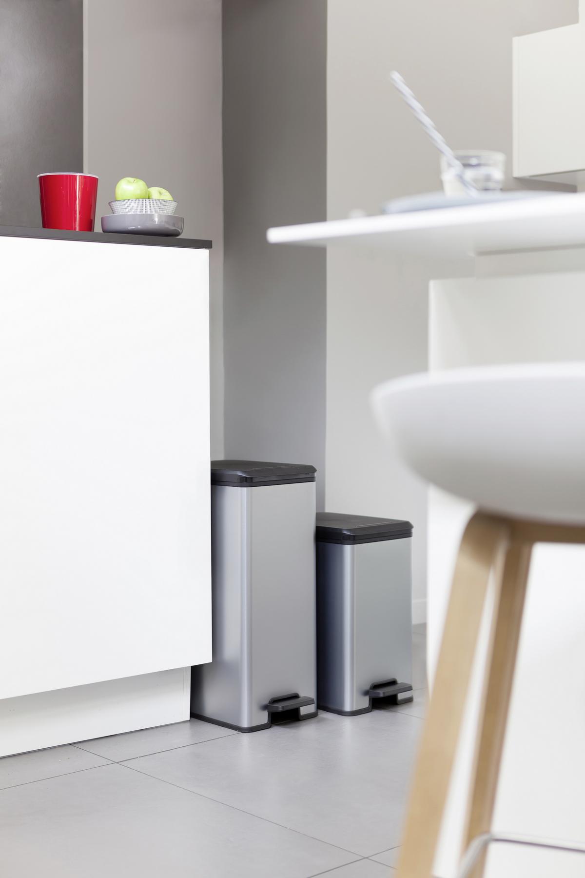 Pedálos Szemetes Slim Bin - ezüst/fekete (25/45/39cm)