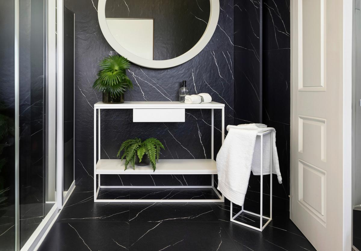 STOJAK NA KWIATY TZ000092 - biały, Basics, metal (19/77/19cm)