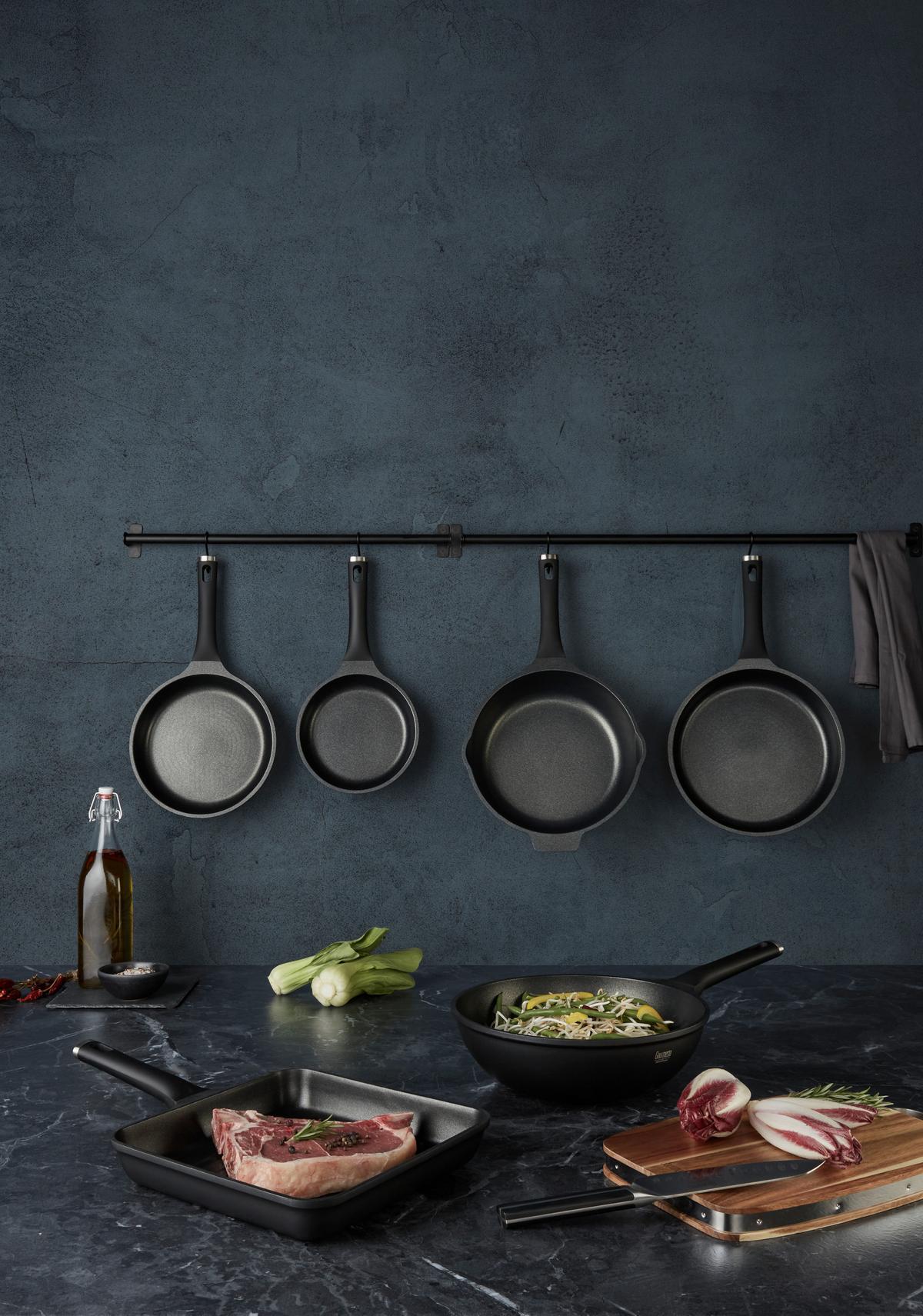 Bratpfanne Black Line in Schwarz Ø ca. 28cm - Schwarz, Konventionell, Kunststoff/Metall (28/5,5cm) - Gourmesto