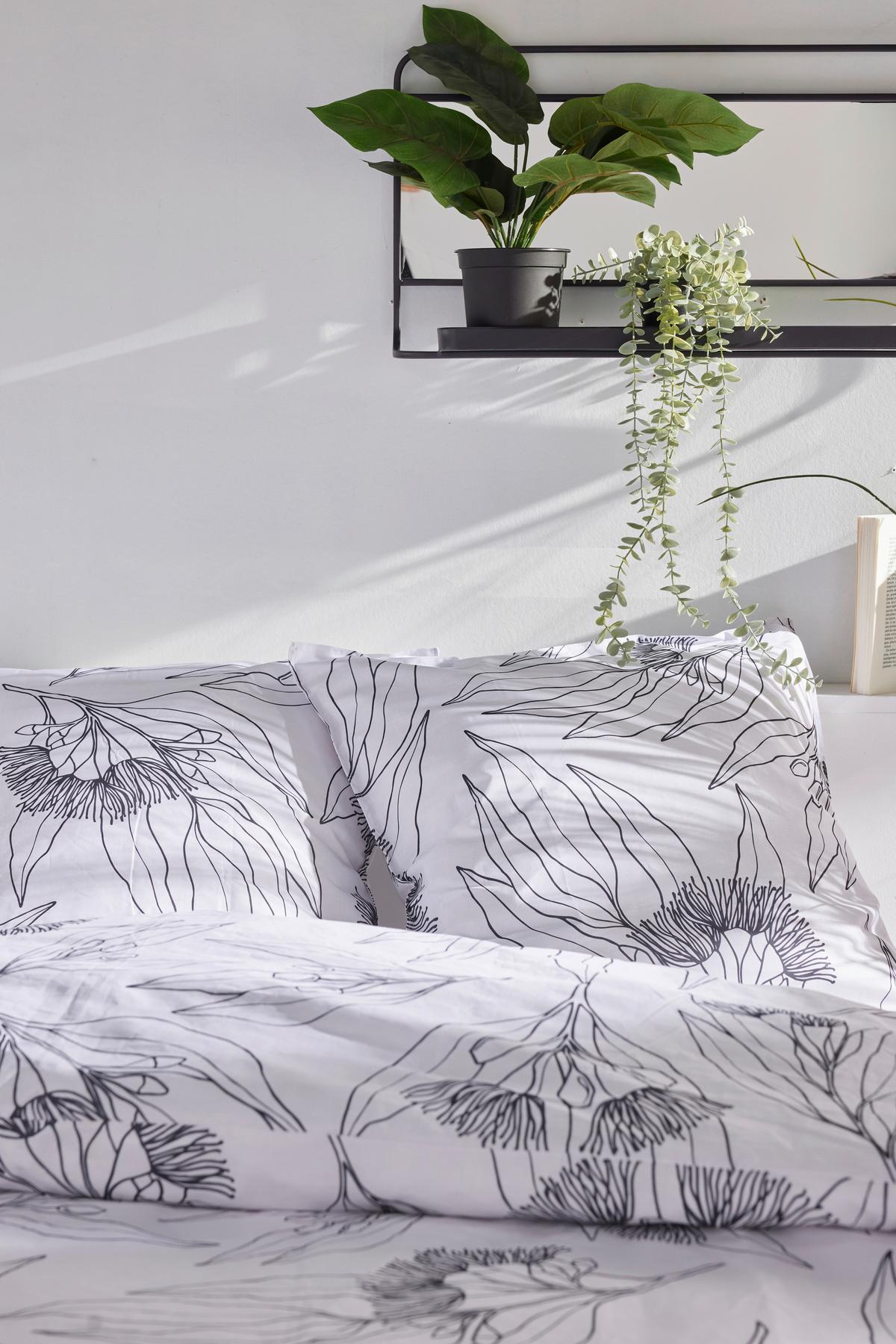 Lenjerie de pat Flora Art cca. 200x220/2X50x70 cm - lila, Modern, textil (200/220cm)