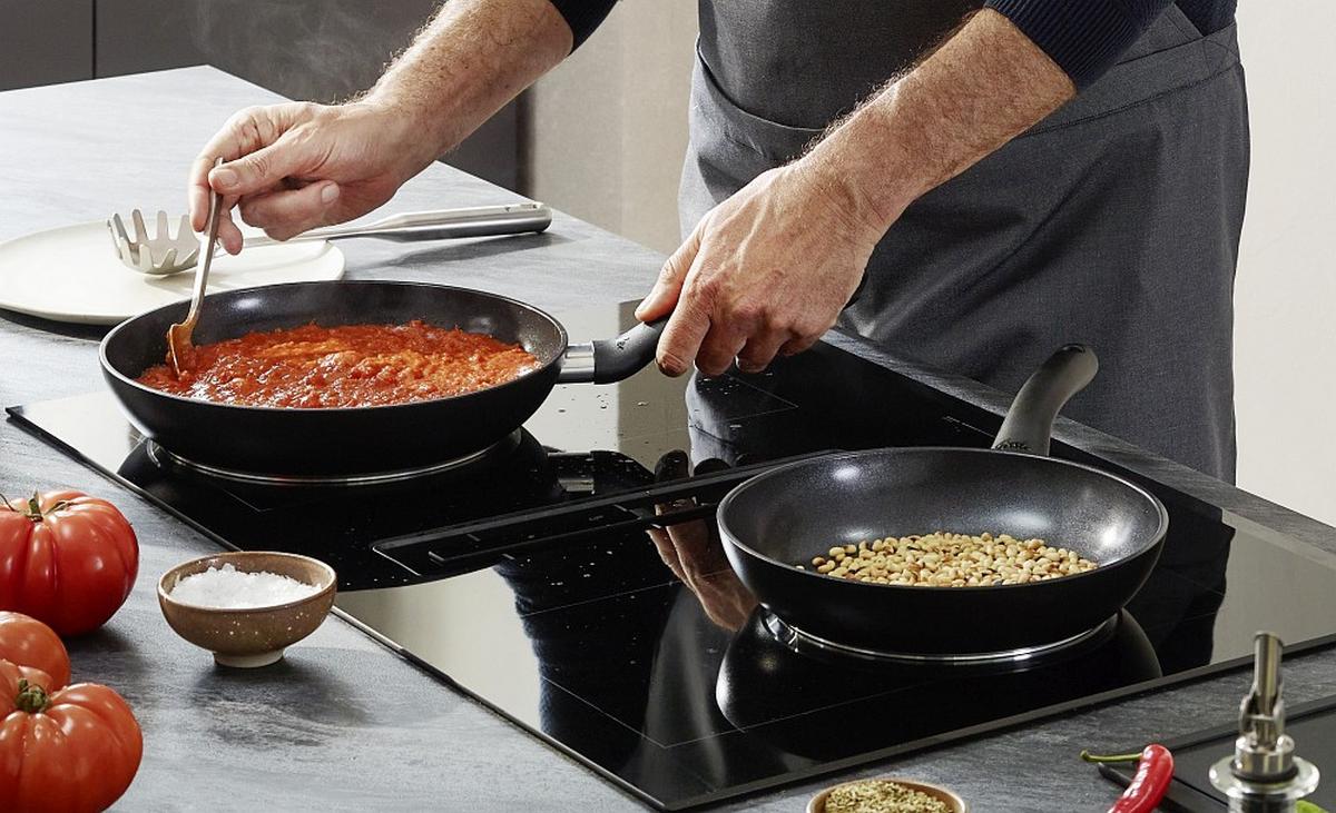 ZESTAW PATELNI 111-001-02-100/0 FISSLER - czarny, Basics, metal (24/28cm) - Fissler