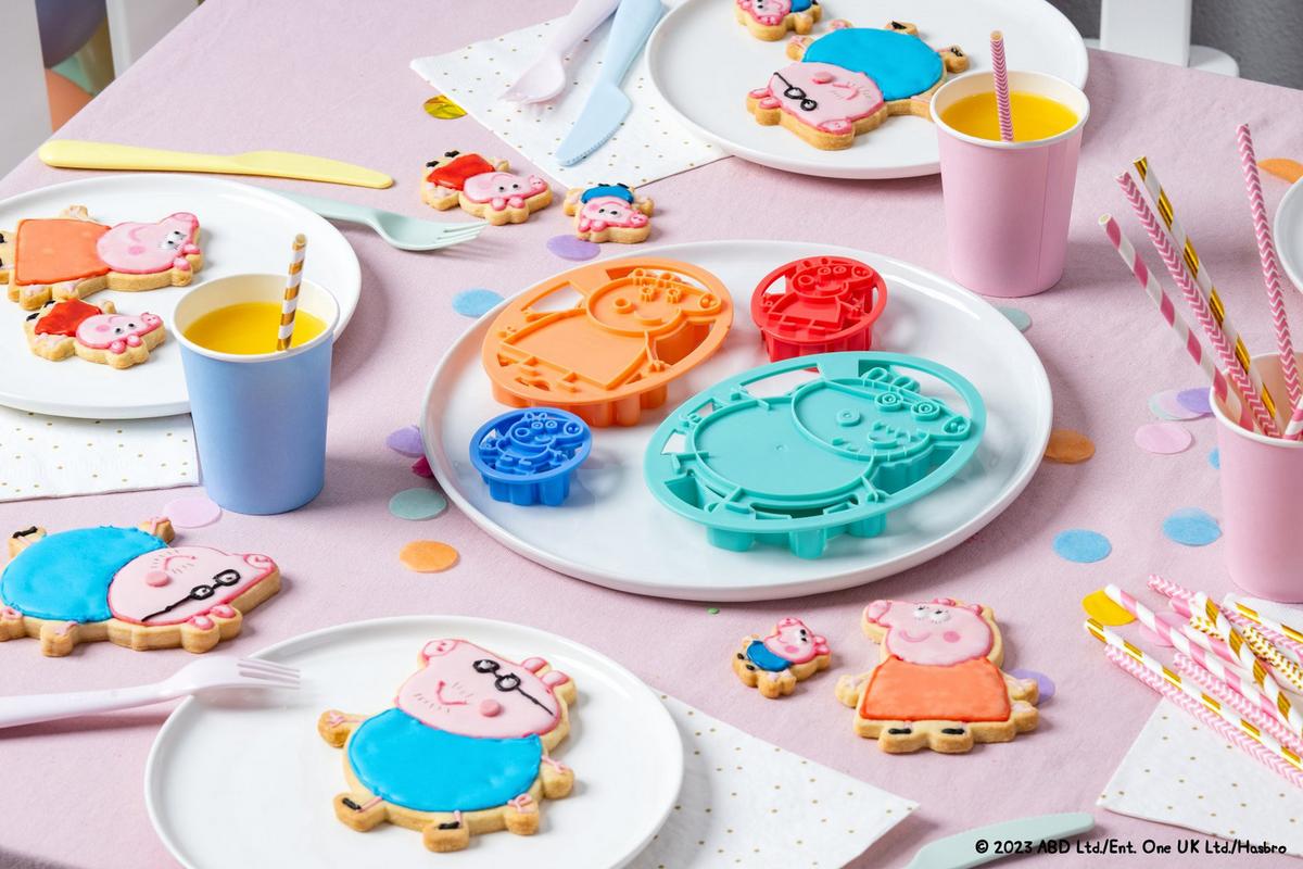 Modelček Za Piškote, 4 V Setu, Pujsa Pepa - večbarvno, Trend, umetna masa (2/18/30cm) - Dr.Oetker